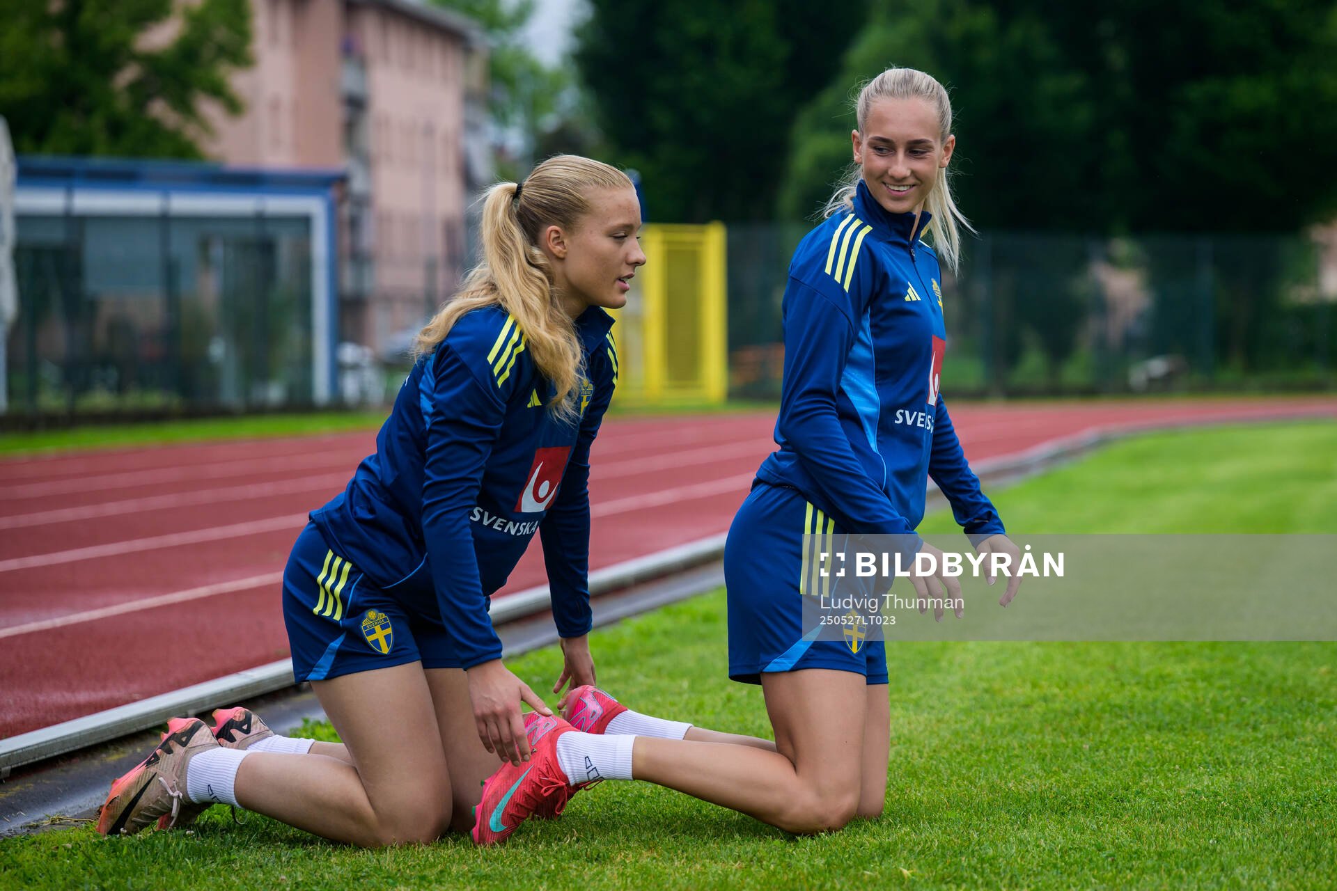 Smilla Holmberg and Ellen Wangerheim of the Swedish women’s national football team ahead of a training session on May 27, 2025 in Fidenza. 