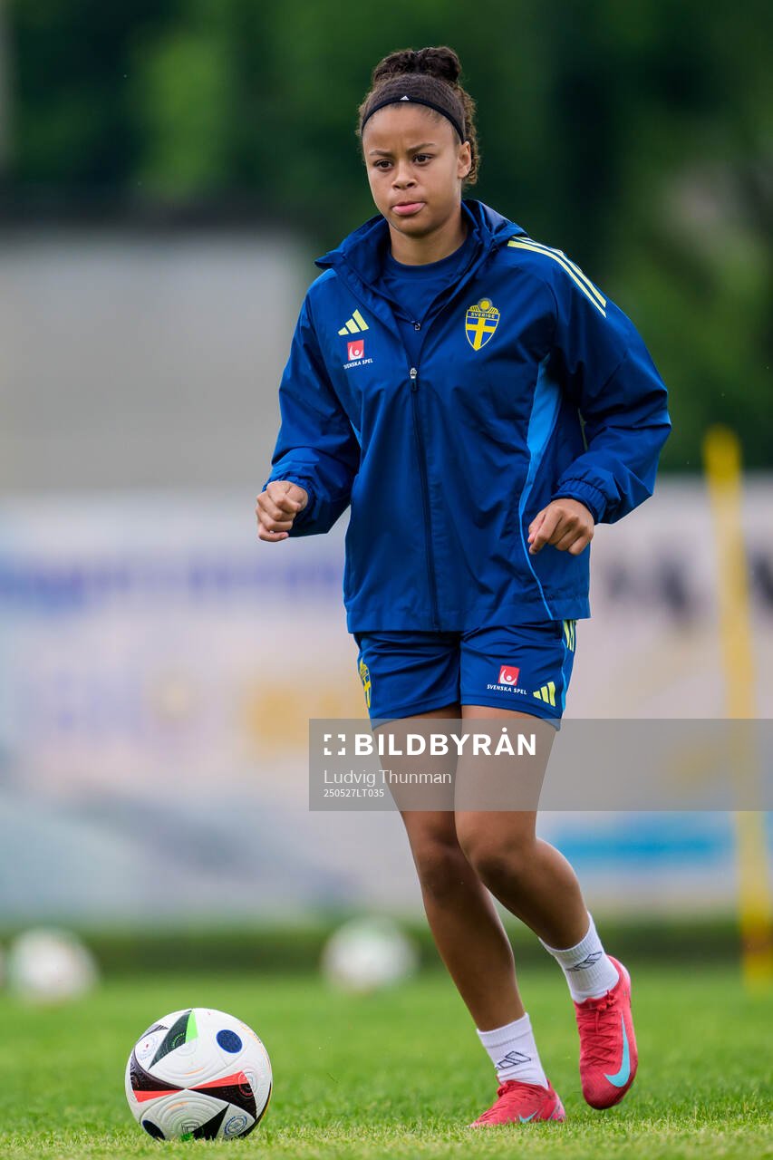 Felicia Schröder of the Swedish women’s national football team during a training session on May 27, 2025 in Fidenza. 