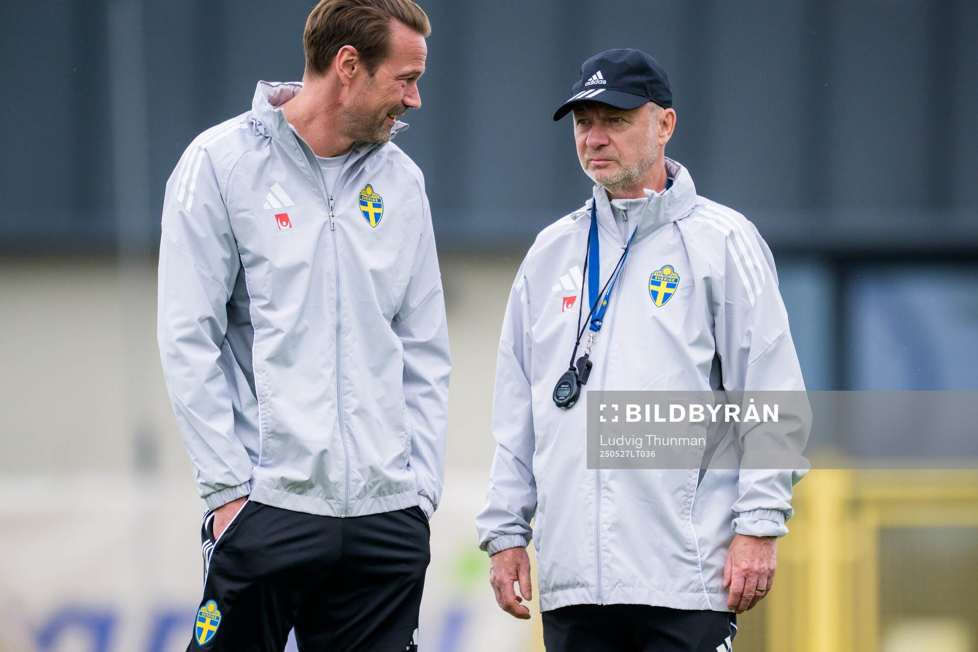 Team manager Magnus Andersson and head coach Peter Gerhardsson of the Swedish women’s national football team during a training session on May 27, 2025 in Fidenza.