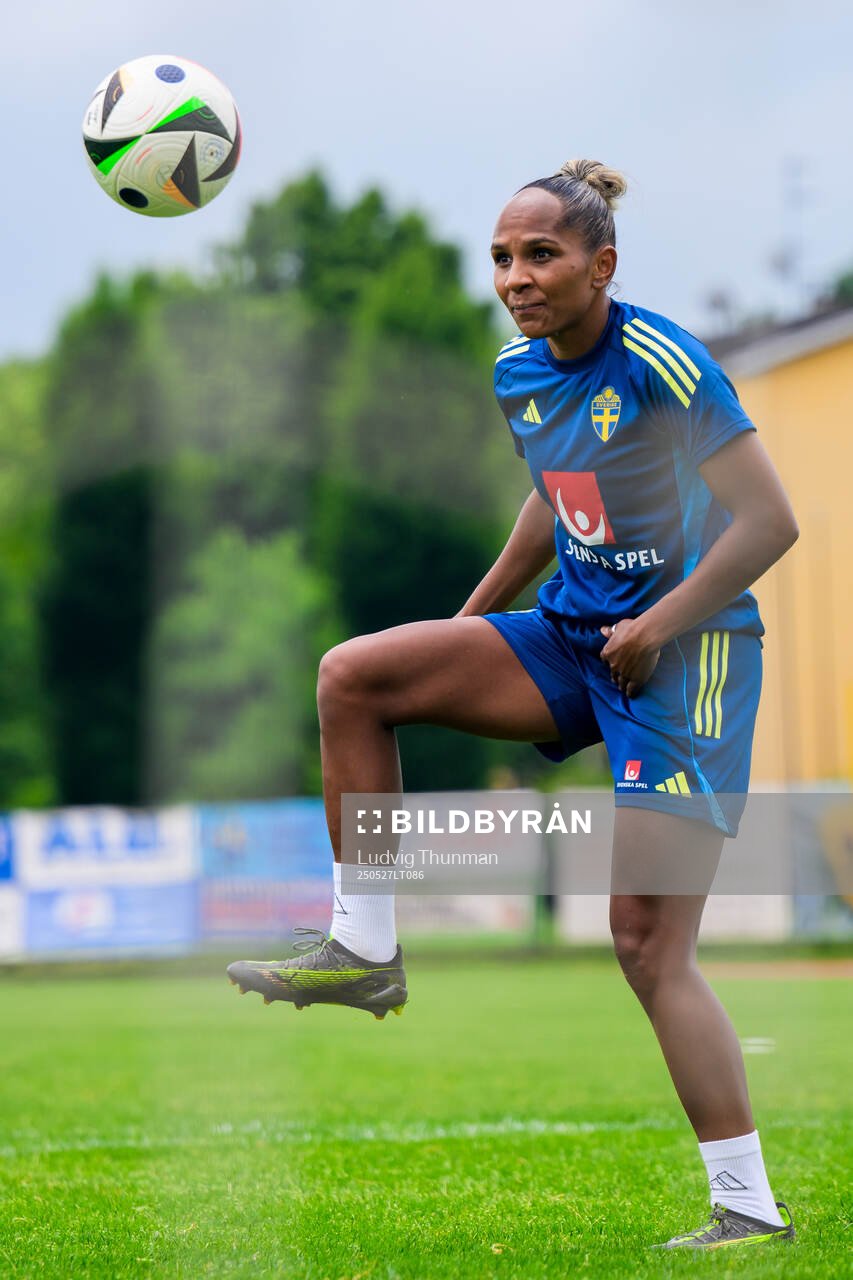Madelen Janogy of the Swedish women’s national football team during a training session on May 27, 2025 in Fidenza. 