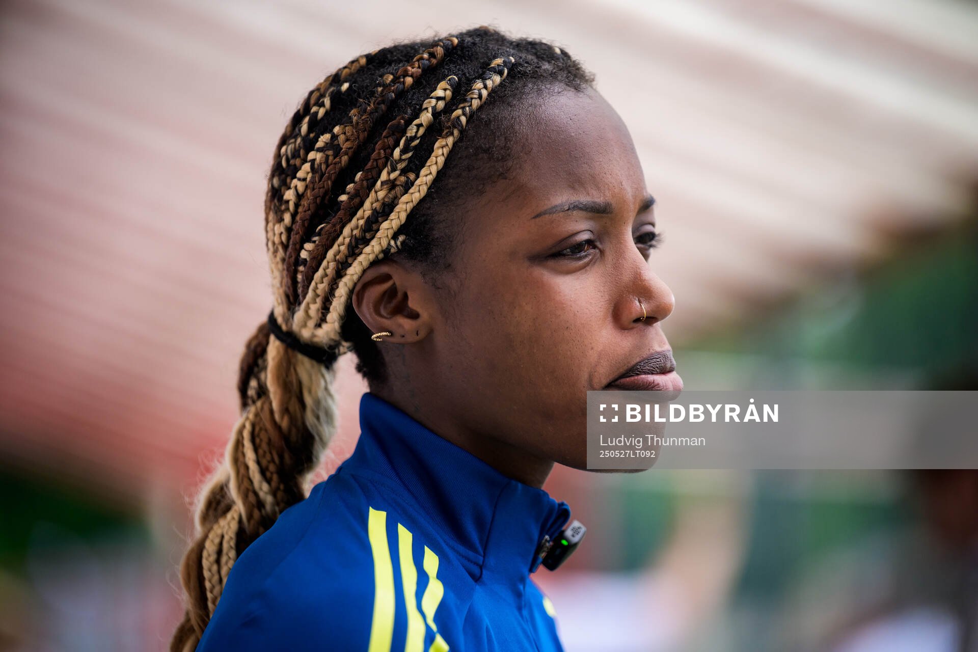 Evelyn Ijeh of the Swedish women’s national football team is interviewed by the media after a training session on May 27, 2025 in Fidenza. 