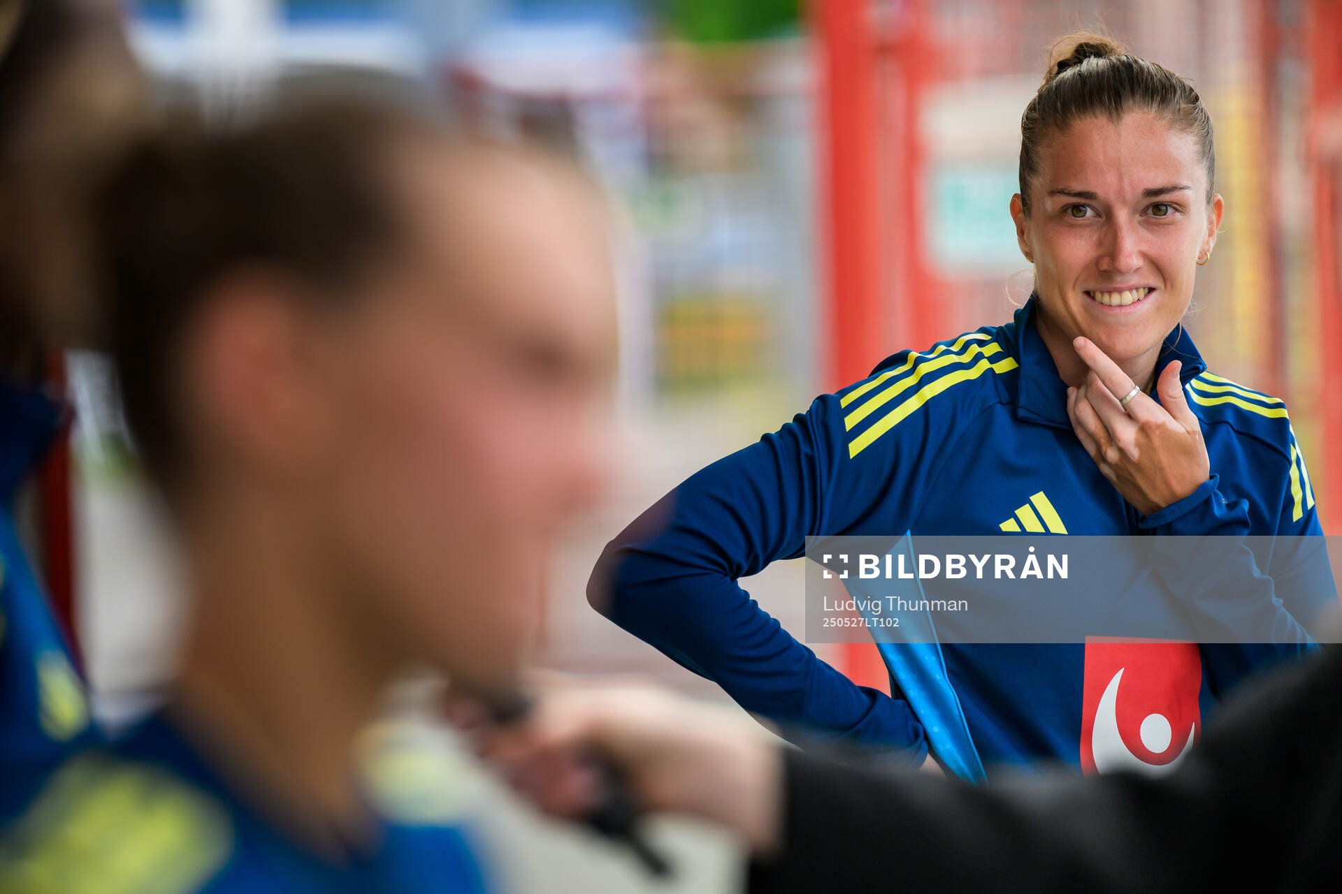 Filippa Angeldahl of the Swedish women’s national football team is interviewed by the media after a training session on May 27, 2025 in Fidenza. 