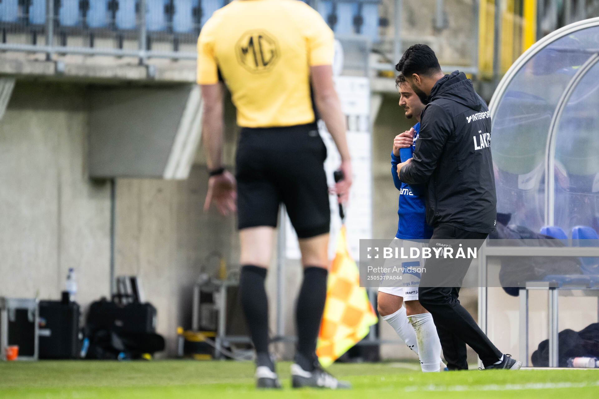 Trelleborgs Armin Culum har ont under fotbollsmatchen i Superettan mellan Trelleborg och Helsingborg den 27 maj 2025 i Trelleborg. 
