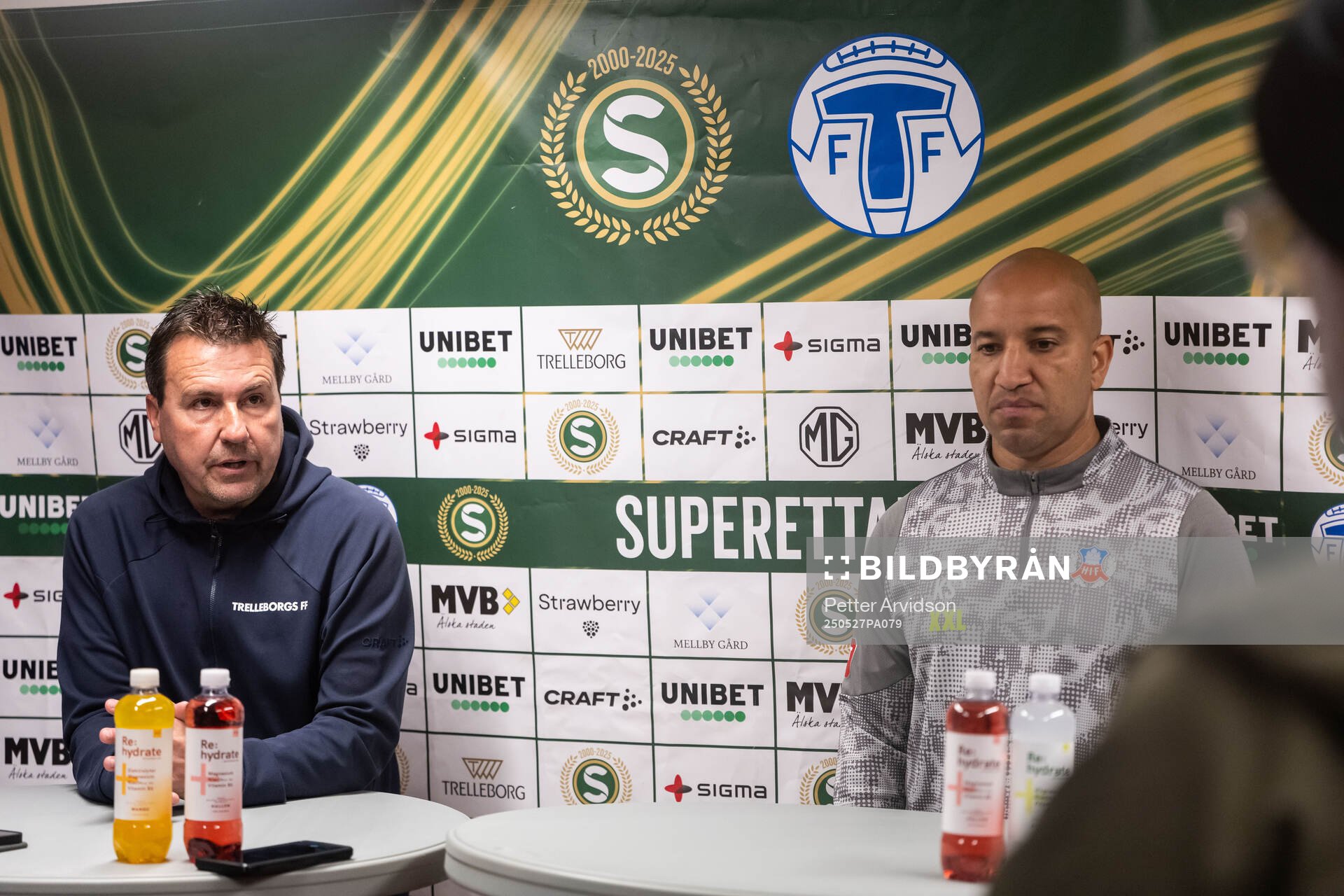 Trelleborgs tränare Stefan Jacobsson och Helsingborgs tränare Kleber Saarenpää under presskonferensen efter fotbollsmatchen i Superettan mellan Trelleborg och Helsingborg den 27 maj 2025 i Trelleborg.