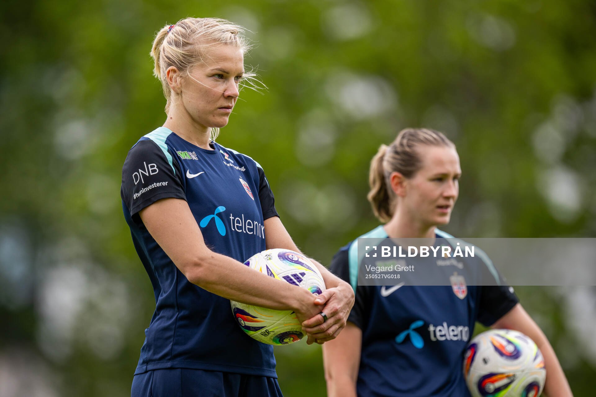 Ada Hegerberg and Elisabeth Terland of the Norwegian women's national football team during a training session on May 27, 2025 in Trondheim.
