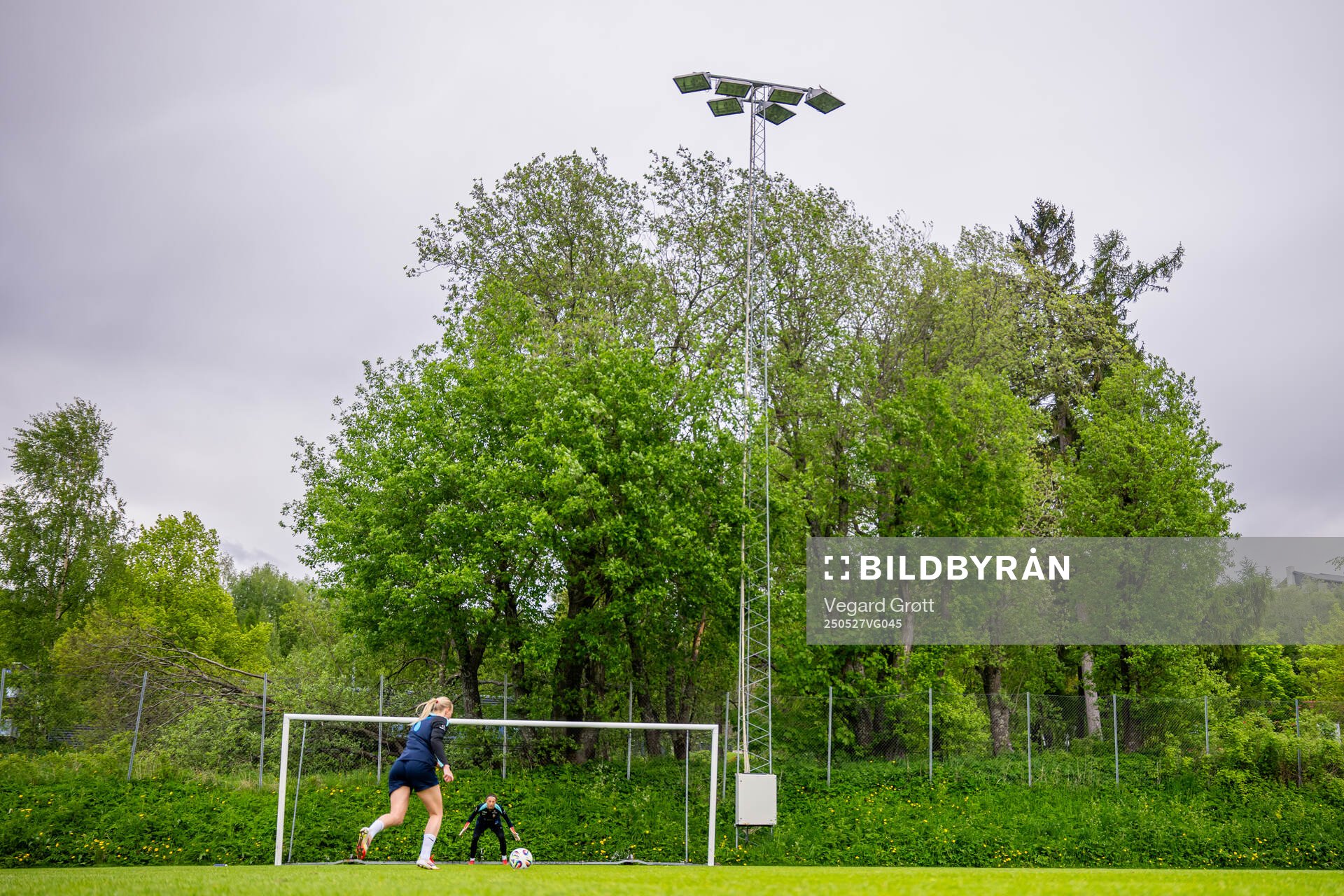 Karina Sævik and goalkeeper Cecilie Fiskerstrand of the Norwegian women's national football team during a training session on May 27, 2025 in Trondheim.