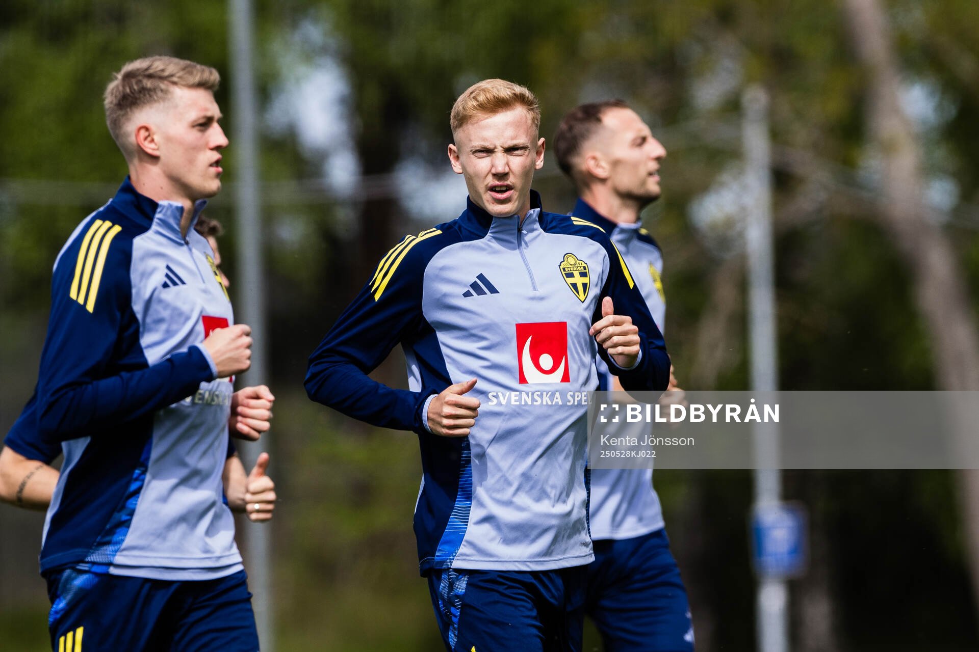 Hugo Larsson of the Swedish men's national football team during a training session on May 28, 2025 in Stockholm. 