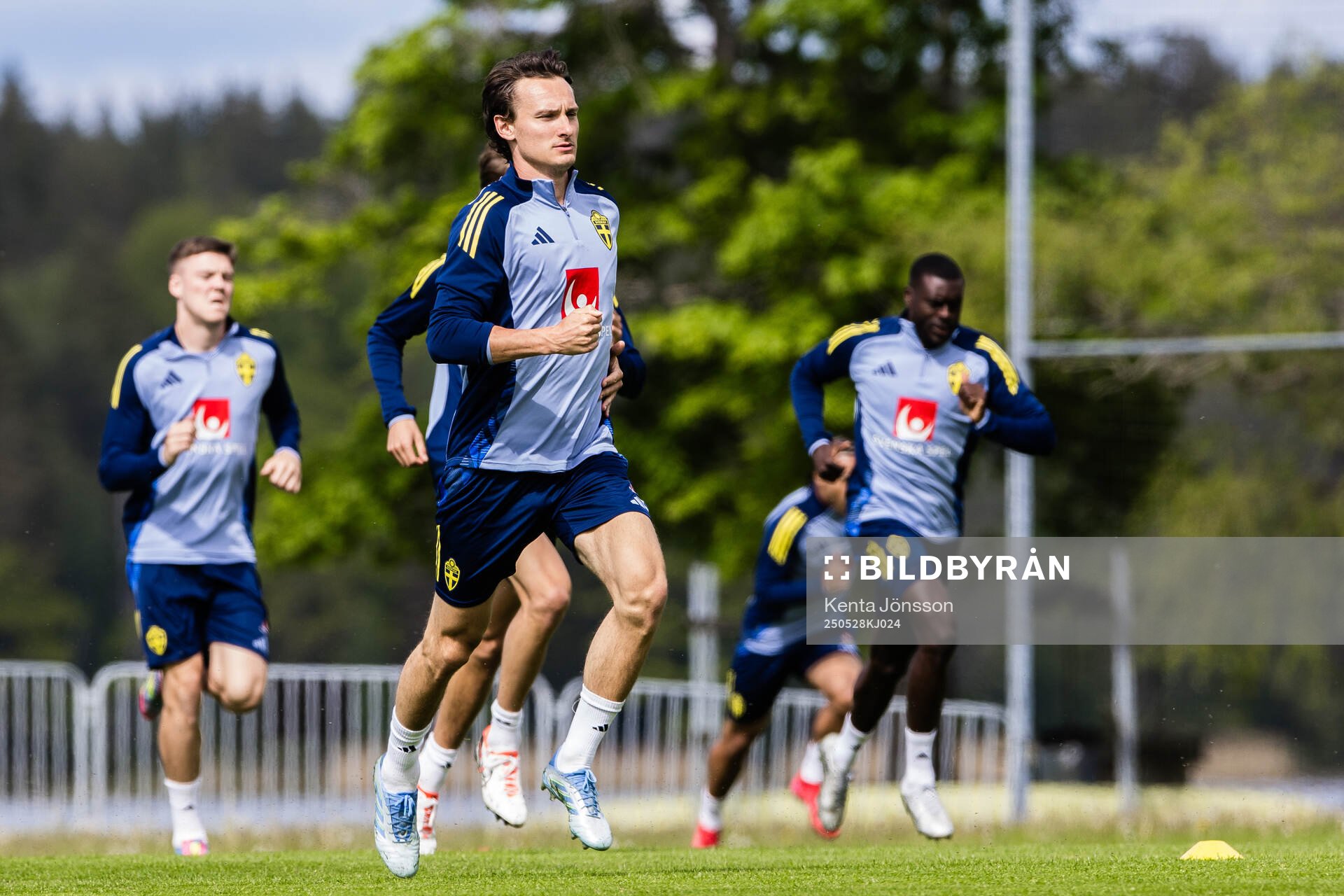 Hjalmar Ekdal of the Swedish men's national football team during a training session on May 28, 2025 in Stockholm. 