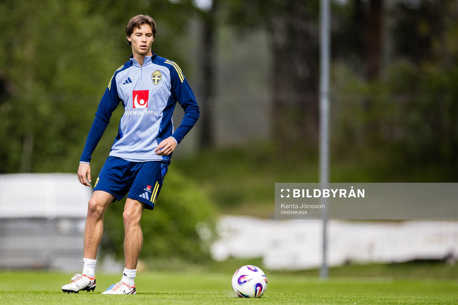 John Mellberg of the Swedish men's national football team during a training session on May 28, 2025 in Stockholm. 