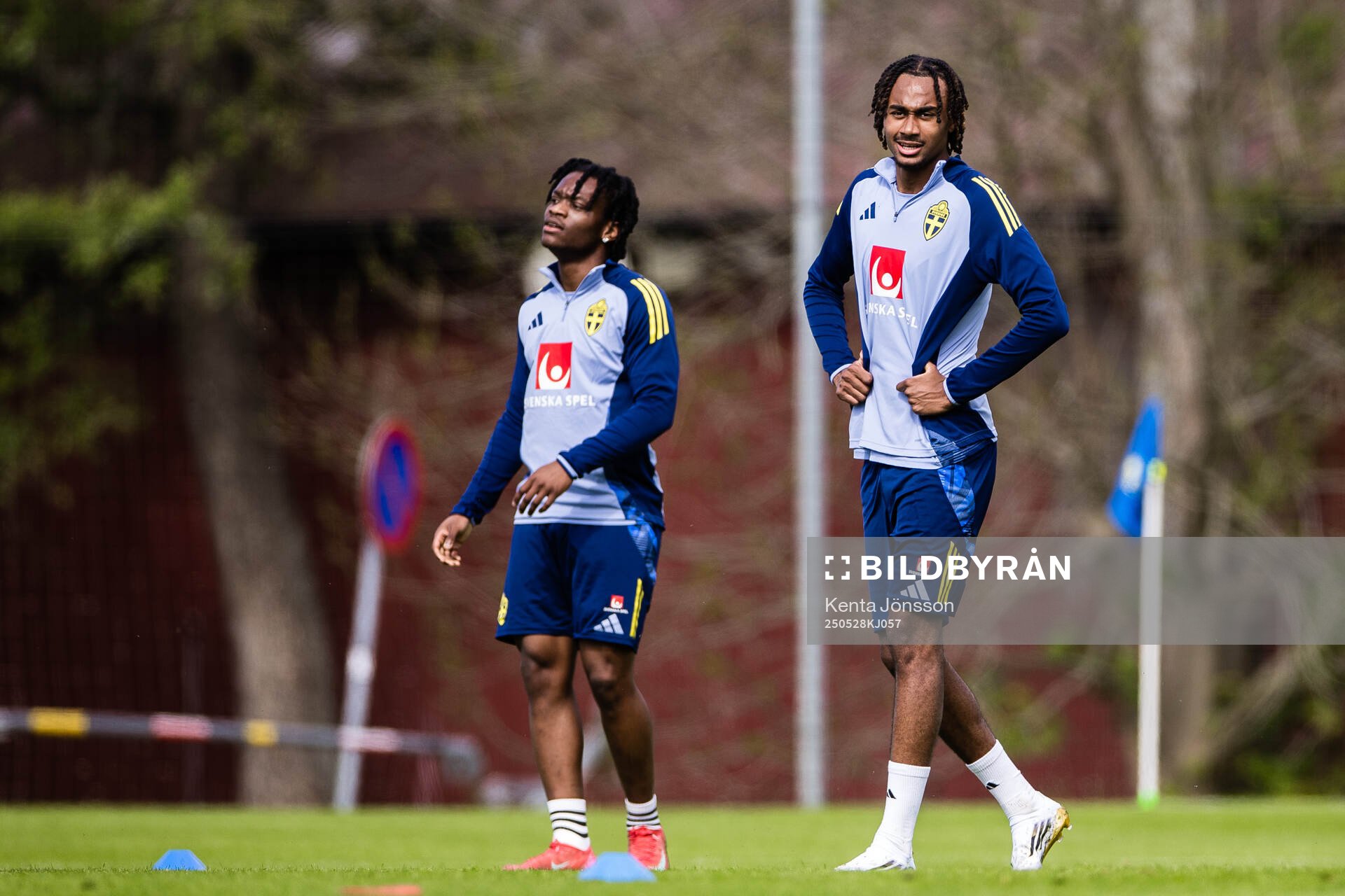 Jeremy Agbonifo and Jonah Kusi Asare of the Swedish men's national football team during a training session on May 28, 2025 in Stockholm. 