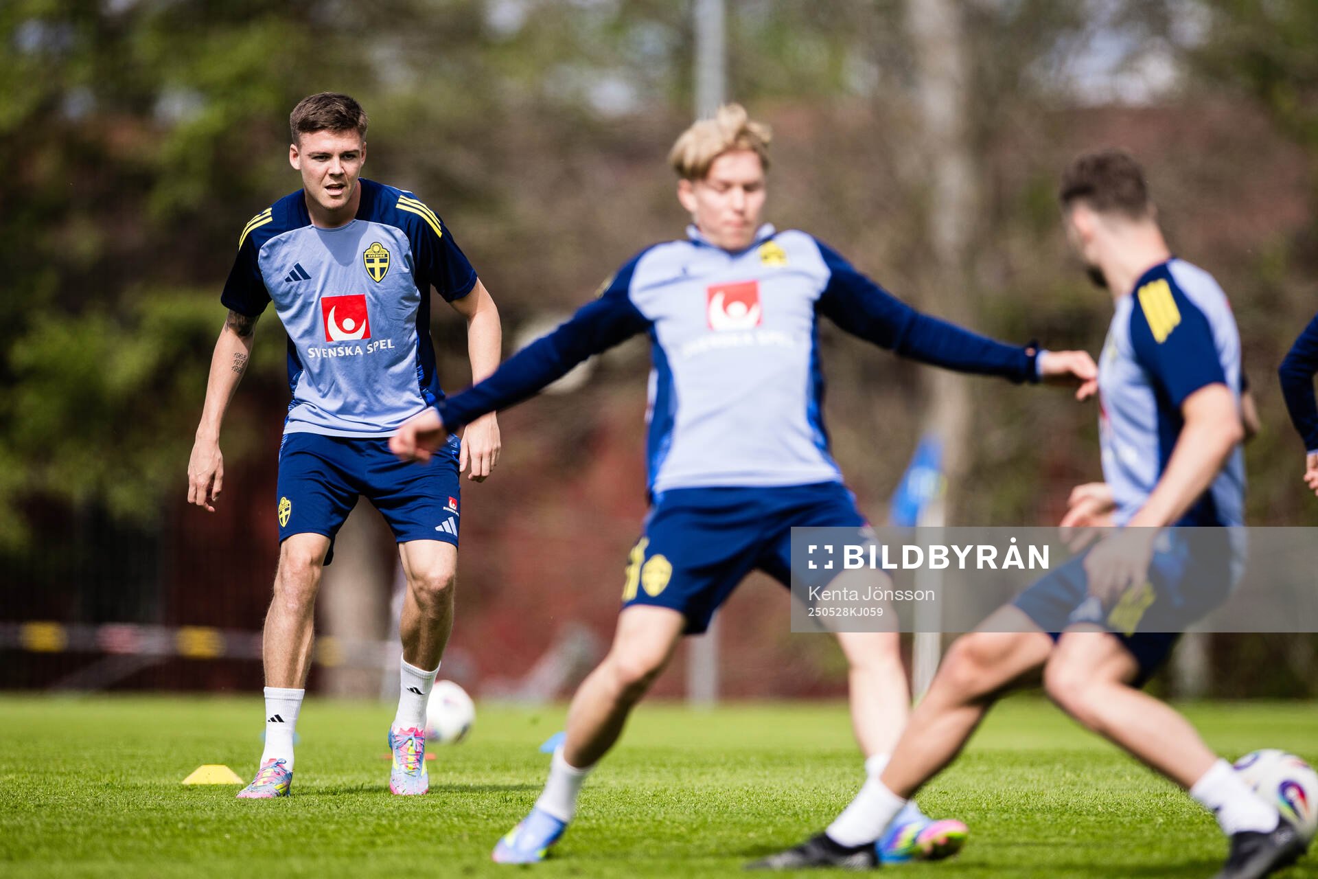 Emil Holm of the Swedish men's national football team during a training session on May 28, 2025 in Stockholm. 