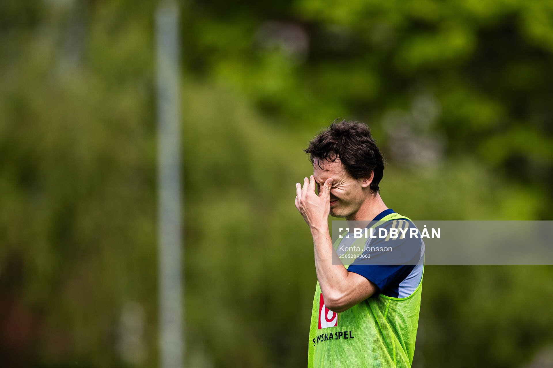 Hjalmar Ekdal of the Swedish men's national football team during a training session on May 28, 2025 in Stockholm. 
