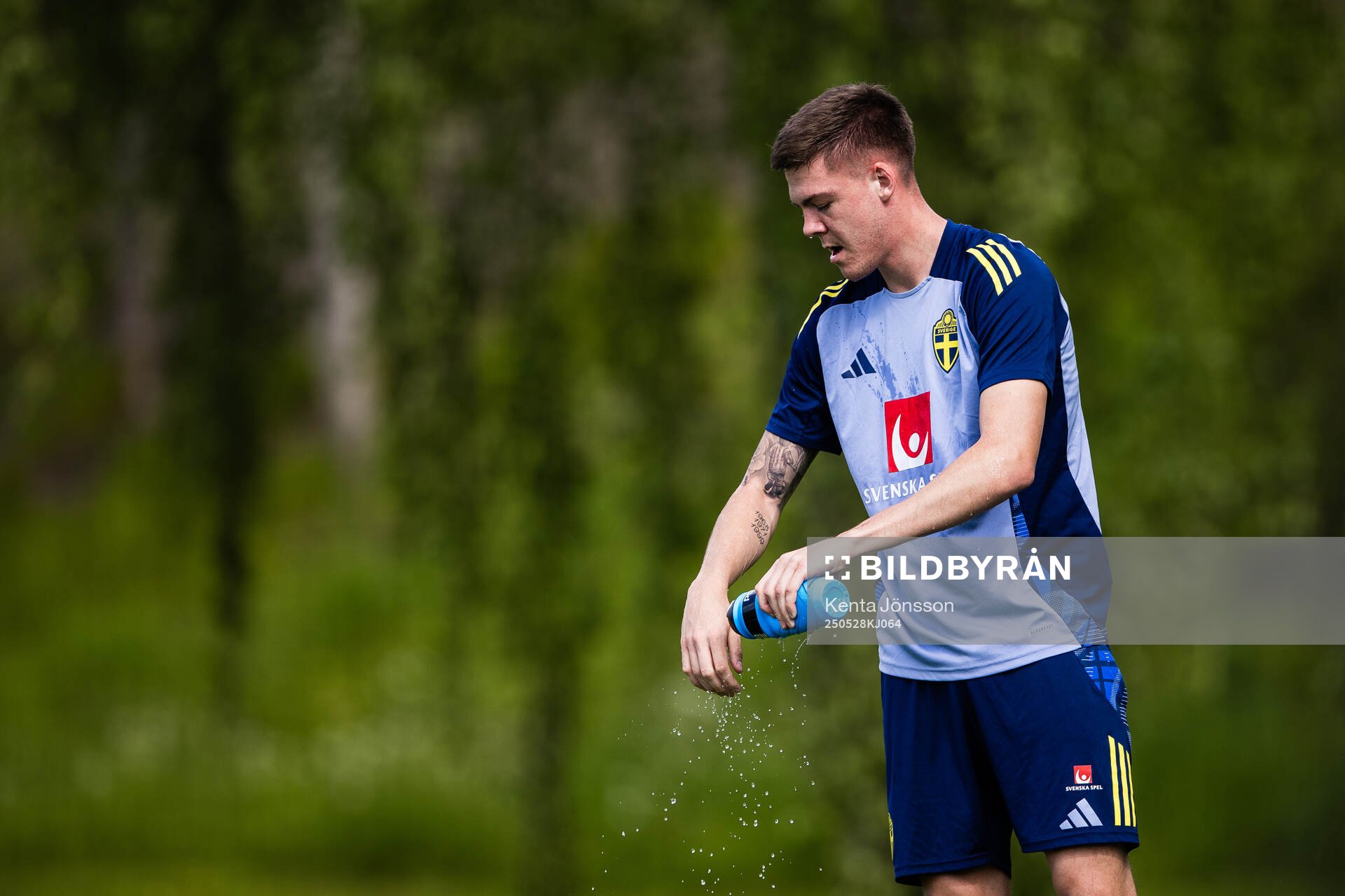 Emil Holm of the Swedish men's national football team during a training session on May 28, 2025 in Stockholm. 