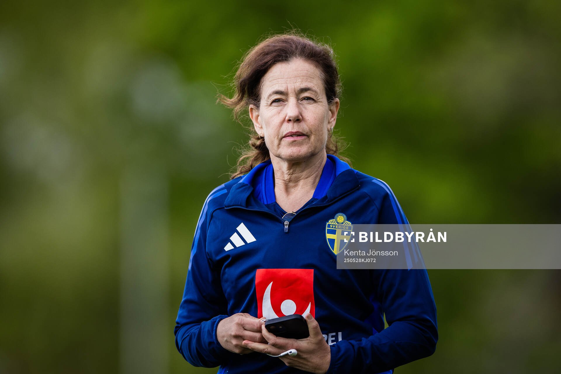 Media officer Petra Thorén of the Swedish men's national football team during a training session on May 28, 2025 in Stockholm. 
