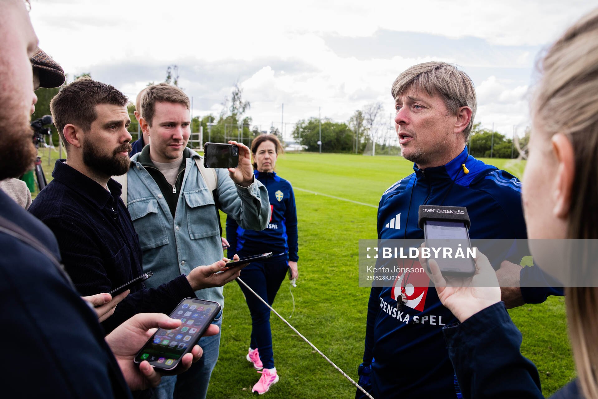 Head coach Jon Dahl Tomasson of the Swedish men's national football team are being interviewed  during a training session on May 28, 2025 in Stockholm. 
