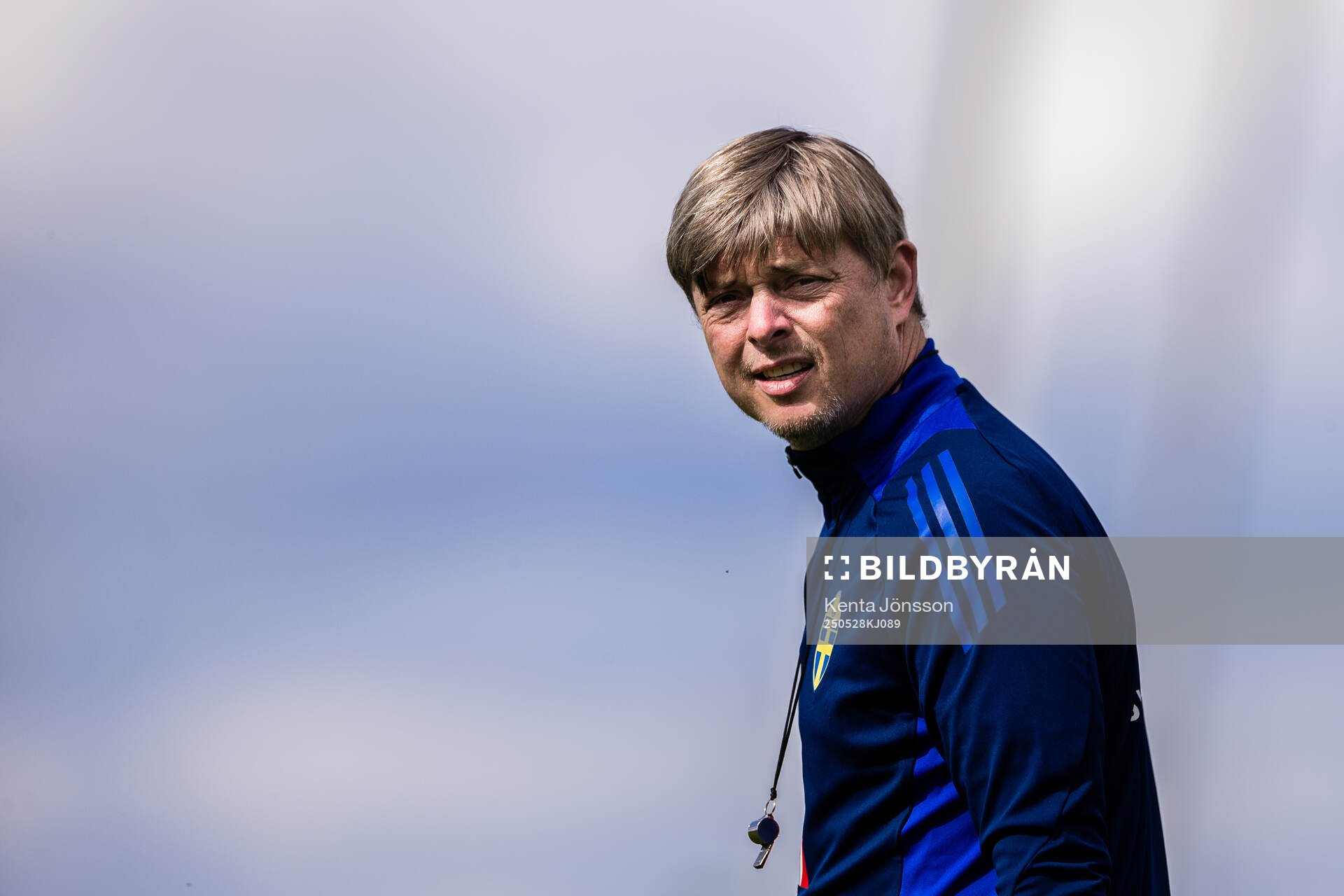 Head coach Jon Dahl Tomasson of the Swedish men's national football team during a training session on May 28, 2025 in Stockholm. 