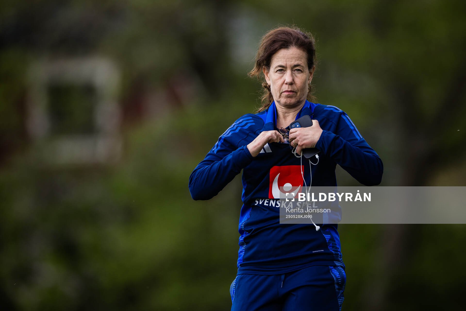 Media officer Petra Thorén of the Swedish men's national football team during a training session on May 28, 2025 in Stockholm. 