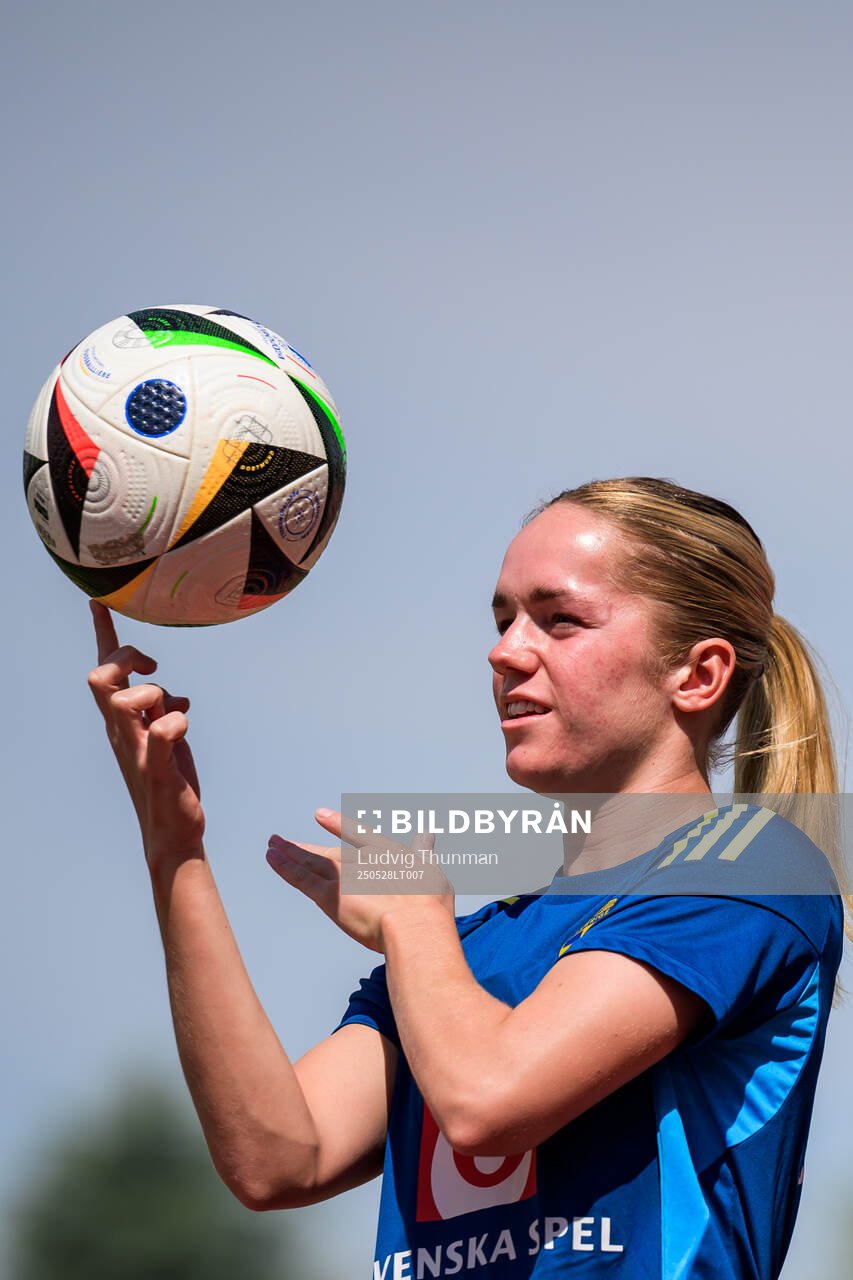 Hanna Lundkvist of the Swedish women’s national football team during a training session on May 28, 2025 in Fidenza. 