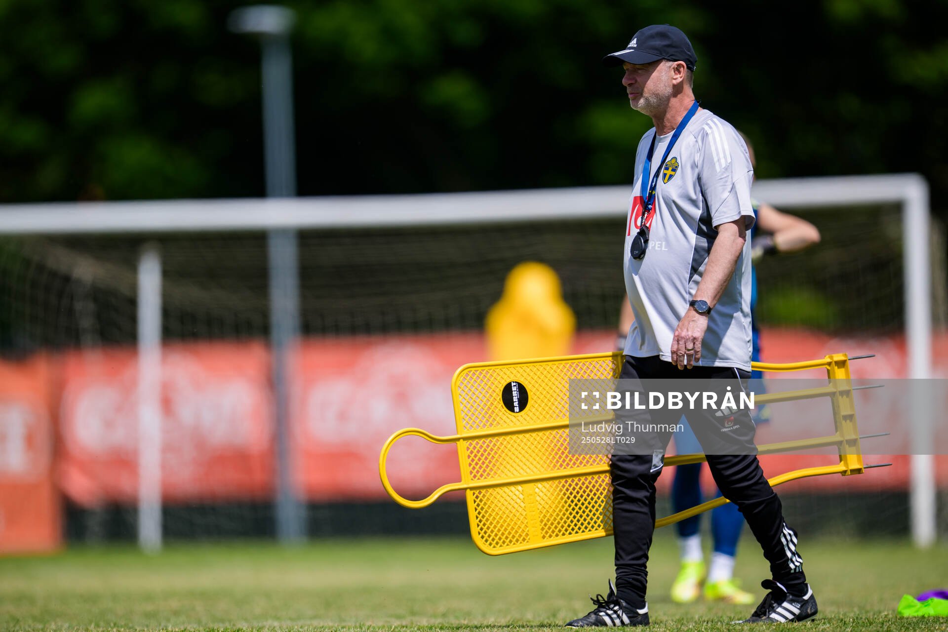 Head coach Peter Gerhardsson of the Swedish women’s national football team during a training session on May 28, 2025 in Fidenza. 