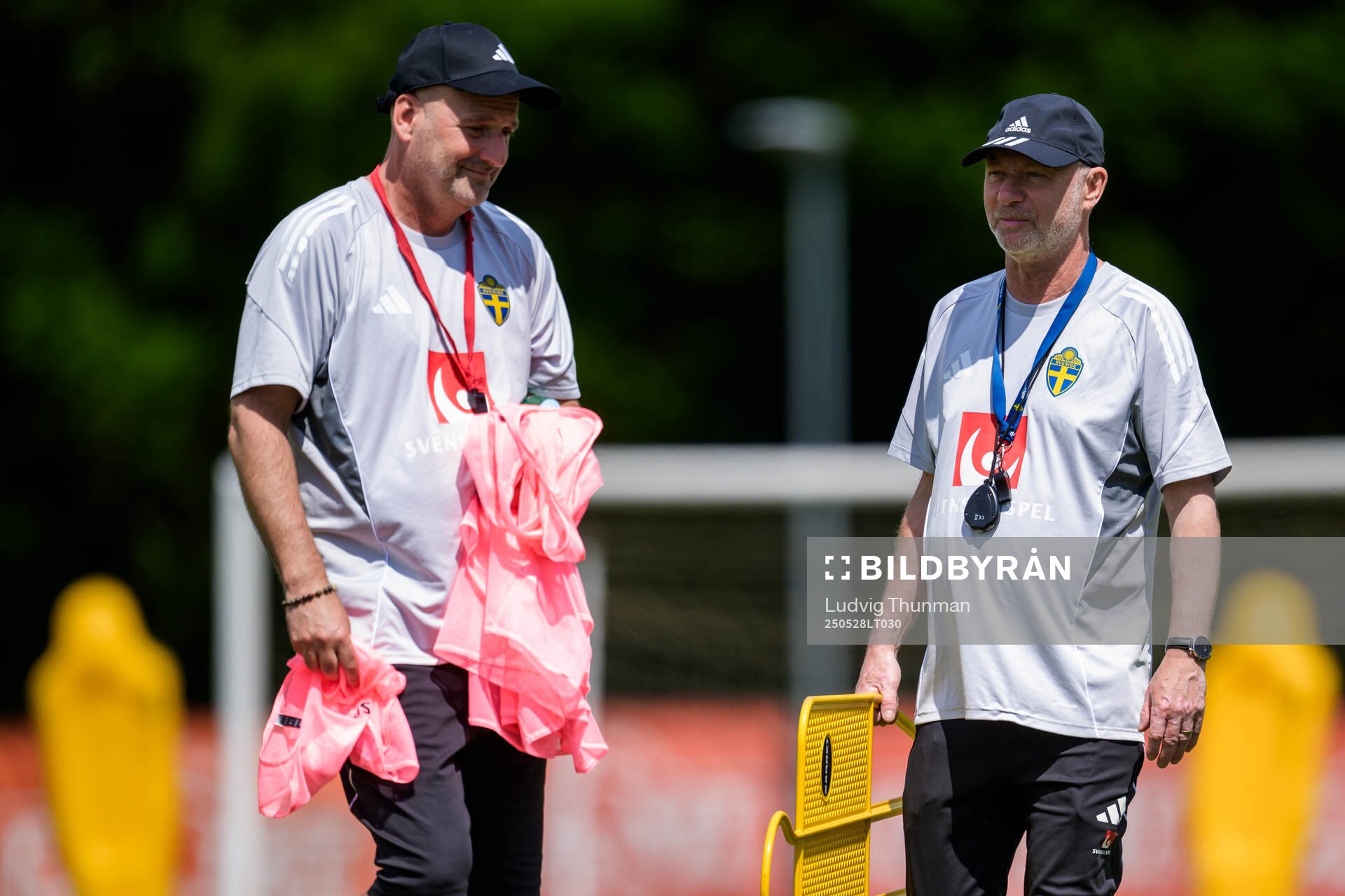 Assistant coach Magnus Wikman and head coach Peter Gerhardsson of the Swedish women’s national football team during a training session on May 28, 2025 in Fidenza.