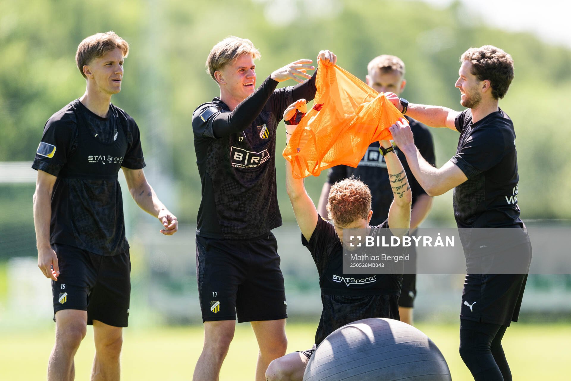 Häckens Samuel Leach Holm, Ben Engdahl, Simon Gustafson och Adam Lundkvist under en träning inför finalen i Svenska Cupen den 28 maj 2025 i Göteborg.