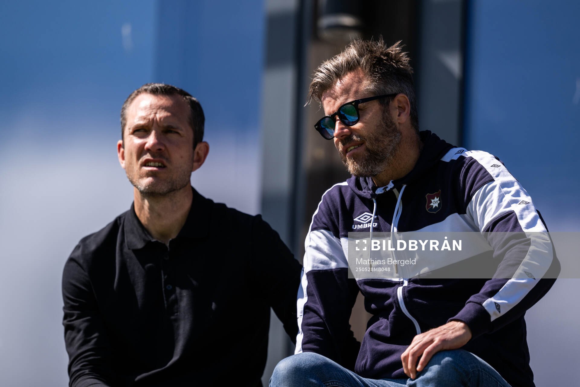 Häckens fotbollschef Martin Ericsson och Örgrytes sportchef Pontus Farnerud under en träning inför finalen i Svenska Cupen den 28 maj 2025 i Göteborg.