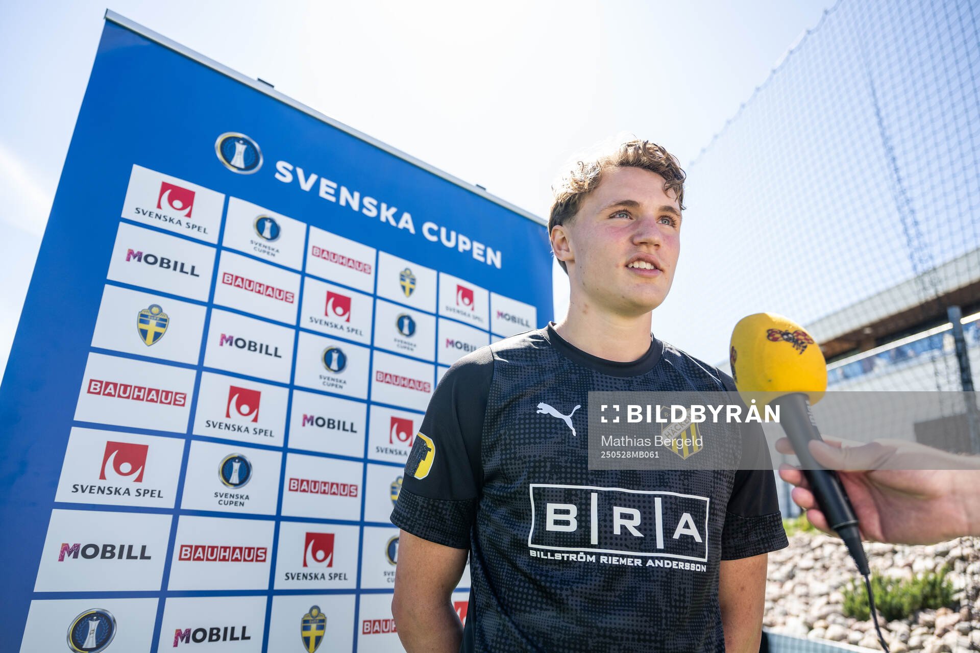 Häckens Filip Öhman intervjuas under en pressträff inför finalen i Svenska Cupen den 28 maj 2025 i Göteborg. 