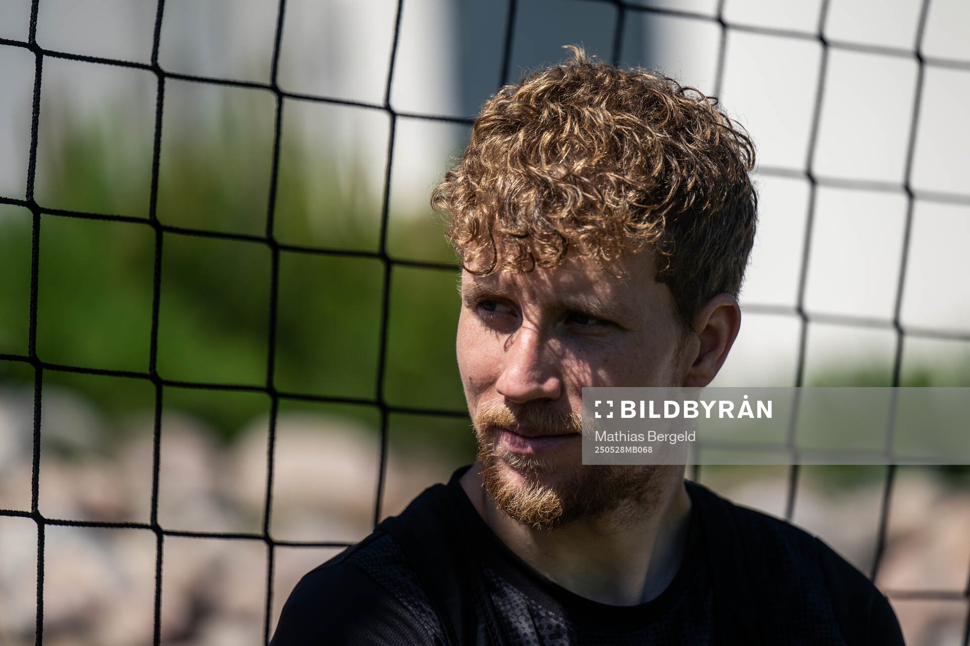 Häckens Simon Gustafson intervjuas under en pressträff inför finalen i Svenska Cupen den 28 maj 2025 i Göteborg. 