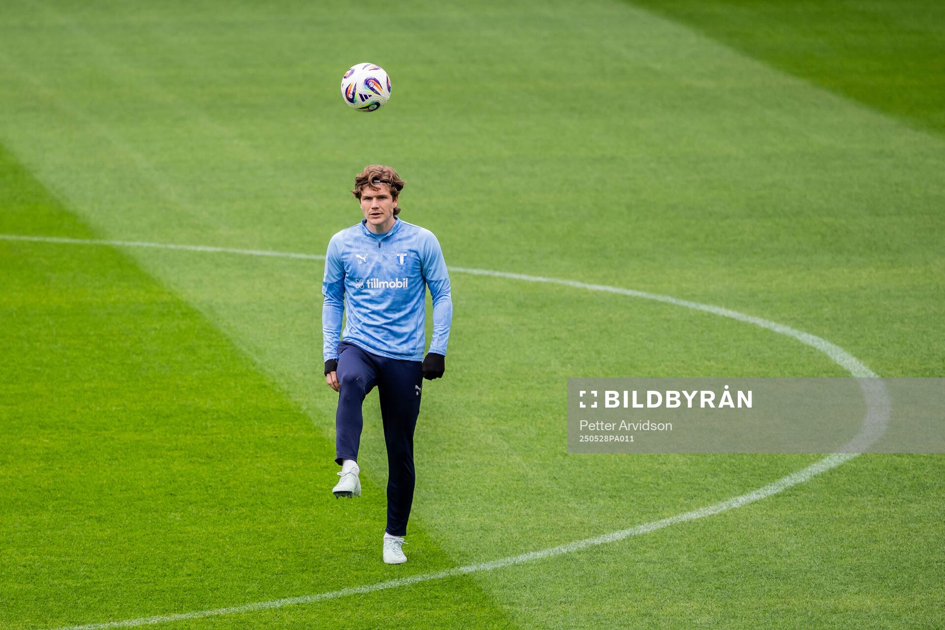Malmö FFs Oliver Berg under en träning inför finalen i Svenska Cupen den 28 maj 2025 i Malmö. 