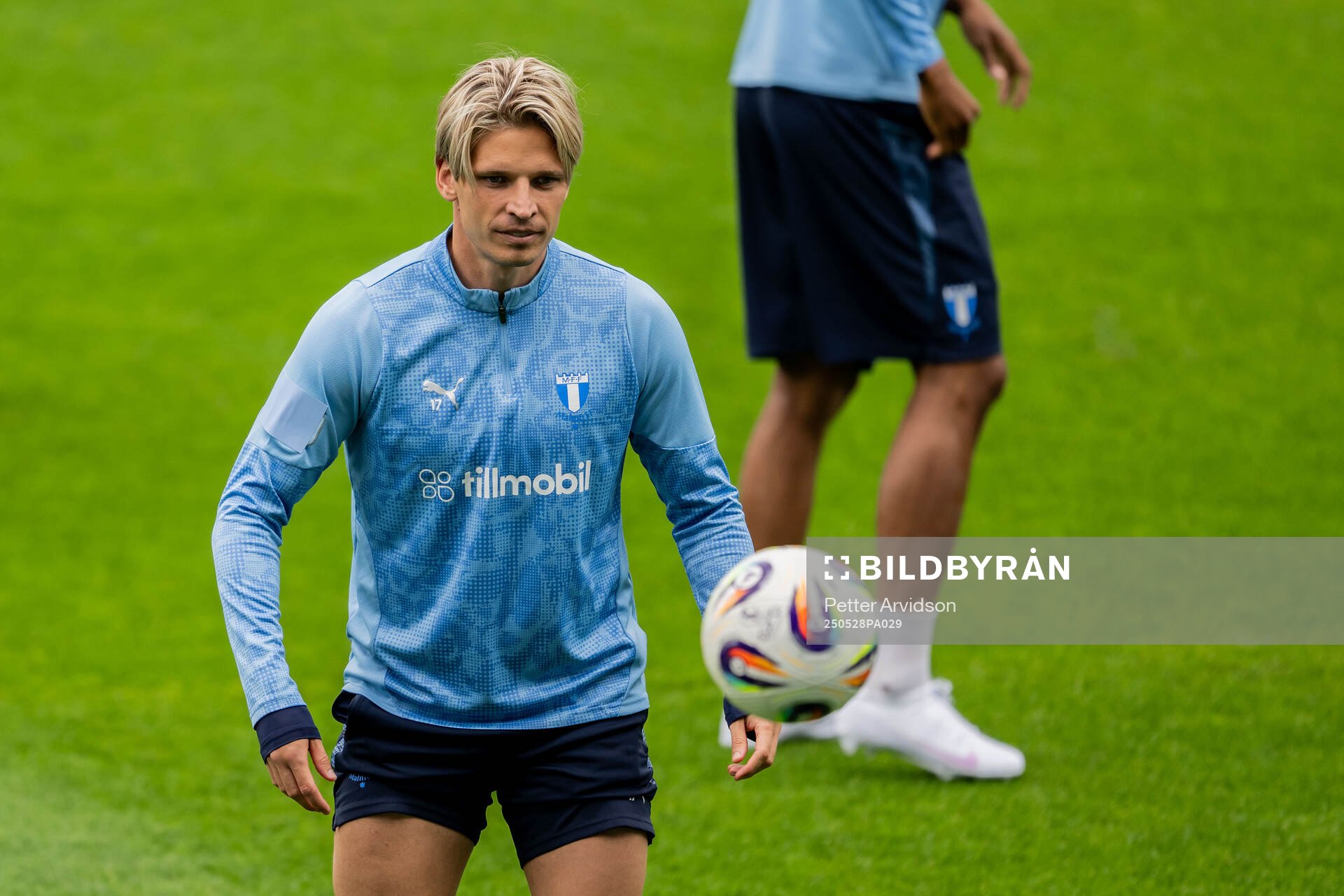 Malmö FFs Jens Stryger Larsen under en träning inför finalen i Svenska Cupen den 28 maj 2025 i Malmö. 