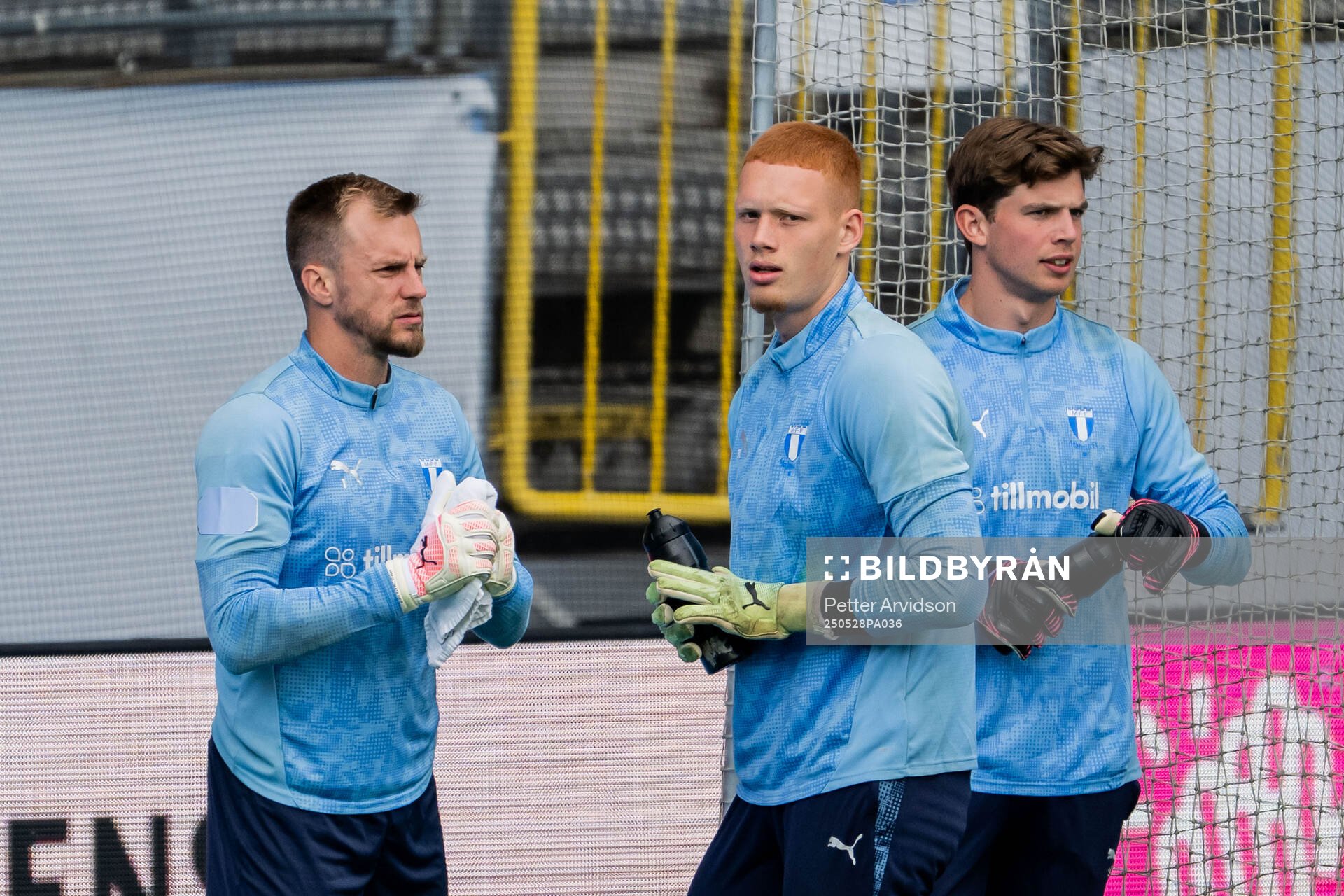 Malmö FFs målvakt Ricardo Friedrich, målvakt Joakim Persson och målvakt Melker Ellborg under en träning inför finalen i Svenska Cupen den 28 maj 2025 i Malmö.