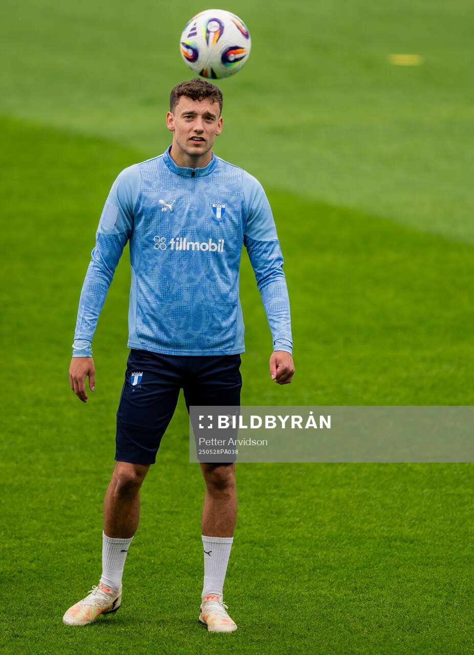 Malmö FFs Colin Rösler under en träning inför finalen i Svenska Cupen den 28 maj 2025 i Malmö. 