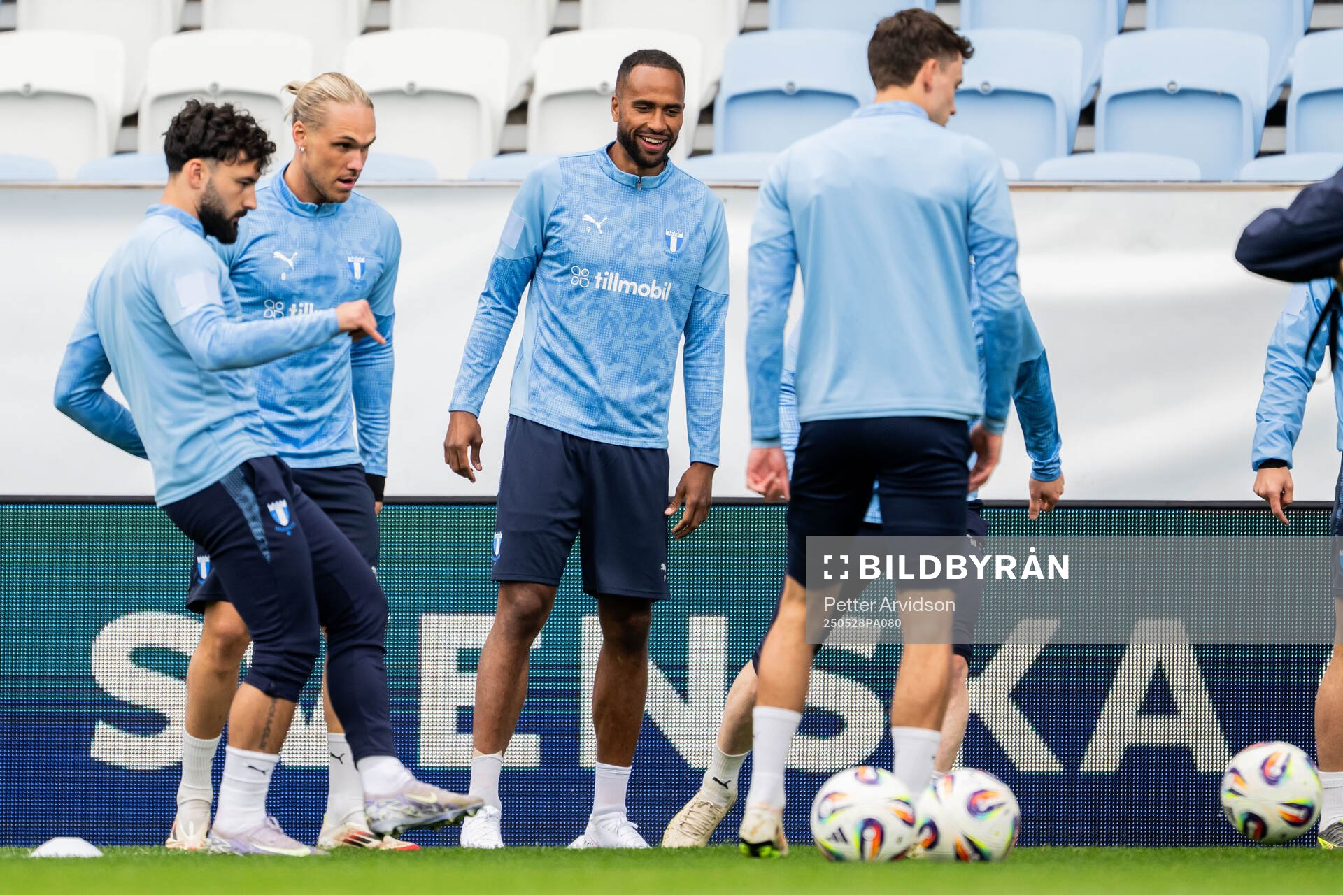 Malmö FFs Sead Haksabanovic, Arnor Sigurdsson och Isaac Kiese Thelin under en träning inför finalen i Svenska Cupen den 28 maj 2025 i Malmö.