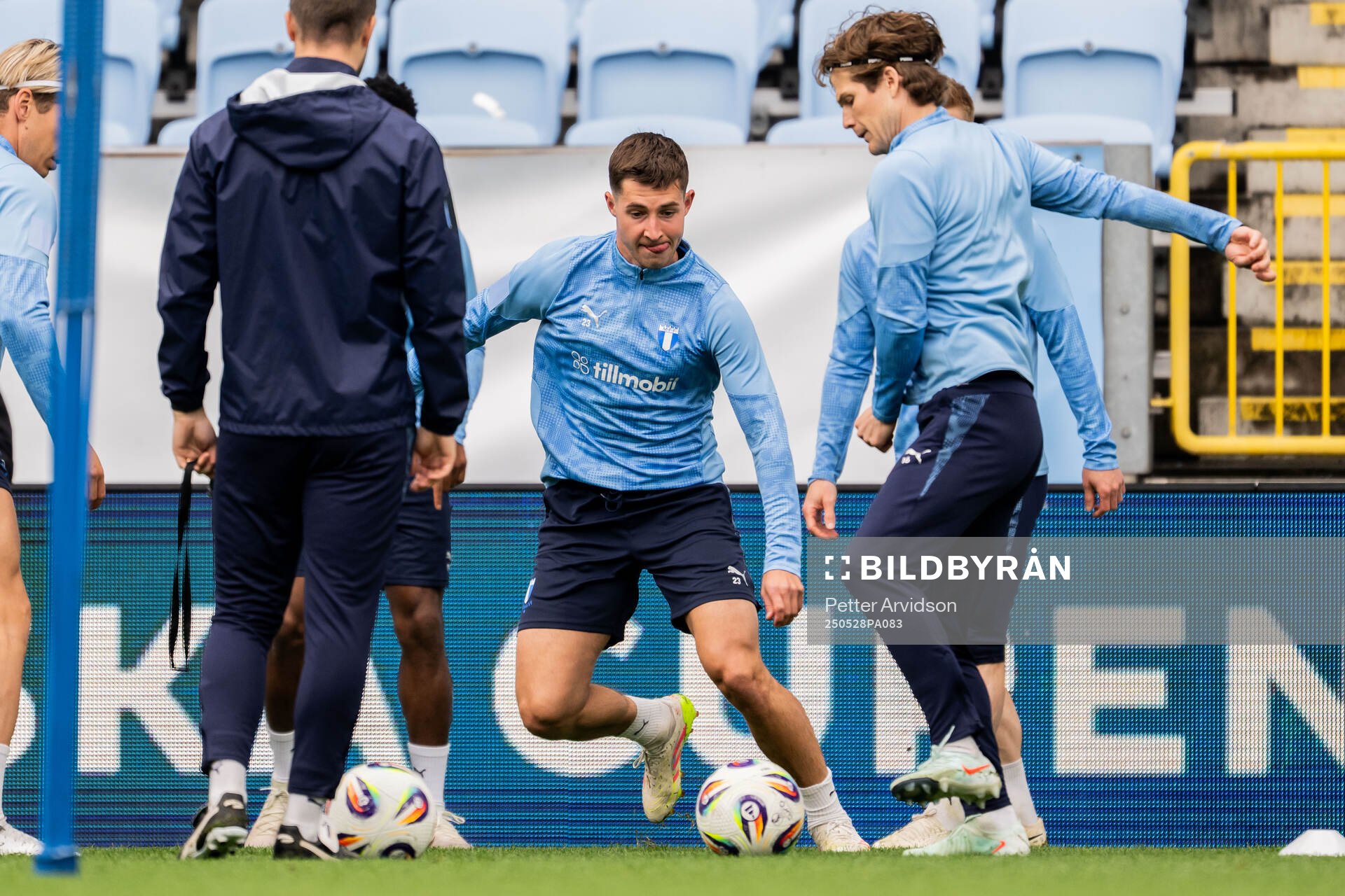 Malmö FFs Lasse Berg Johnsen och Oliver Berg under en träning inför finalen i Svenska Cupen den 28 maj 2025 i Malmö. 