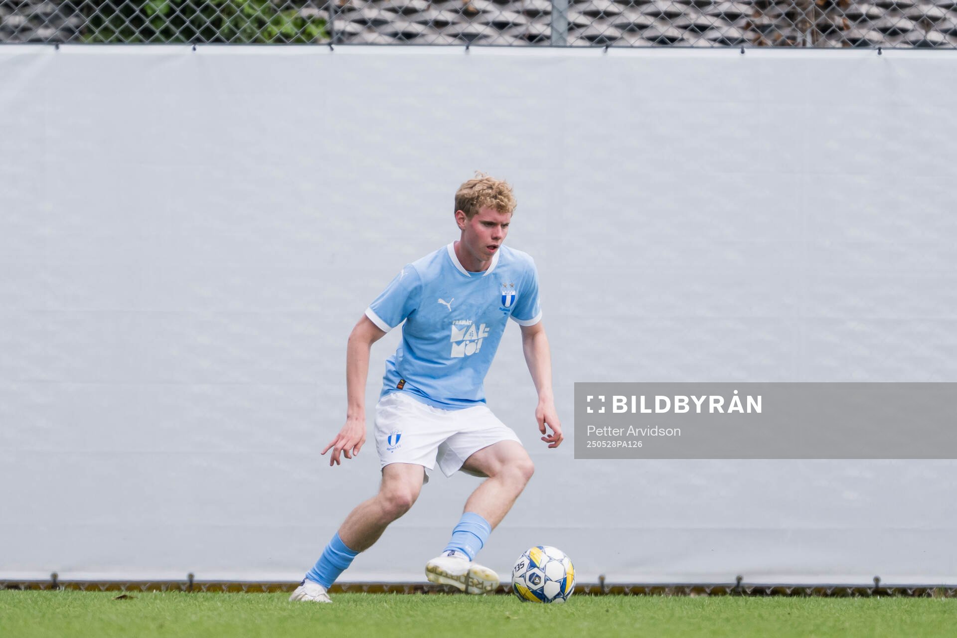 Malmö FFs Malte Frejd Pålsson under finalen i P19 Ligacupen mellan Malmö FF och Hammarby den 28 maj 2025 i Malmö. 