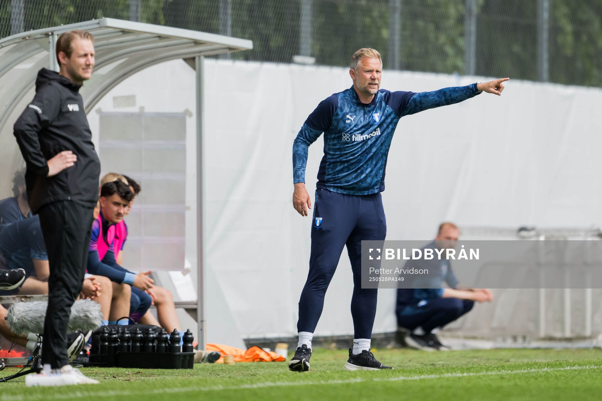 Malmö FFs tränare Magnus Pehrsson under finalen i P19 Ligacupen mellan Malmö FF och Hammarby den 28 maj 2025 i Malmö. 