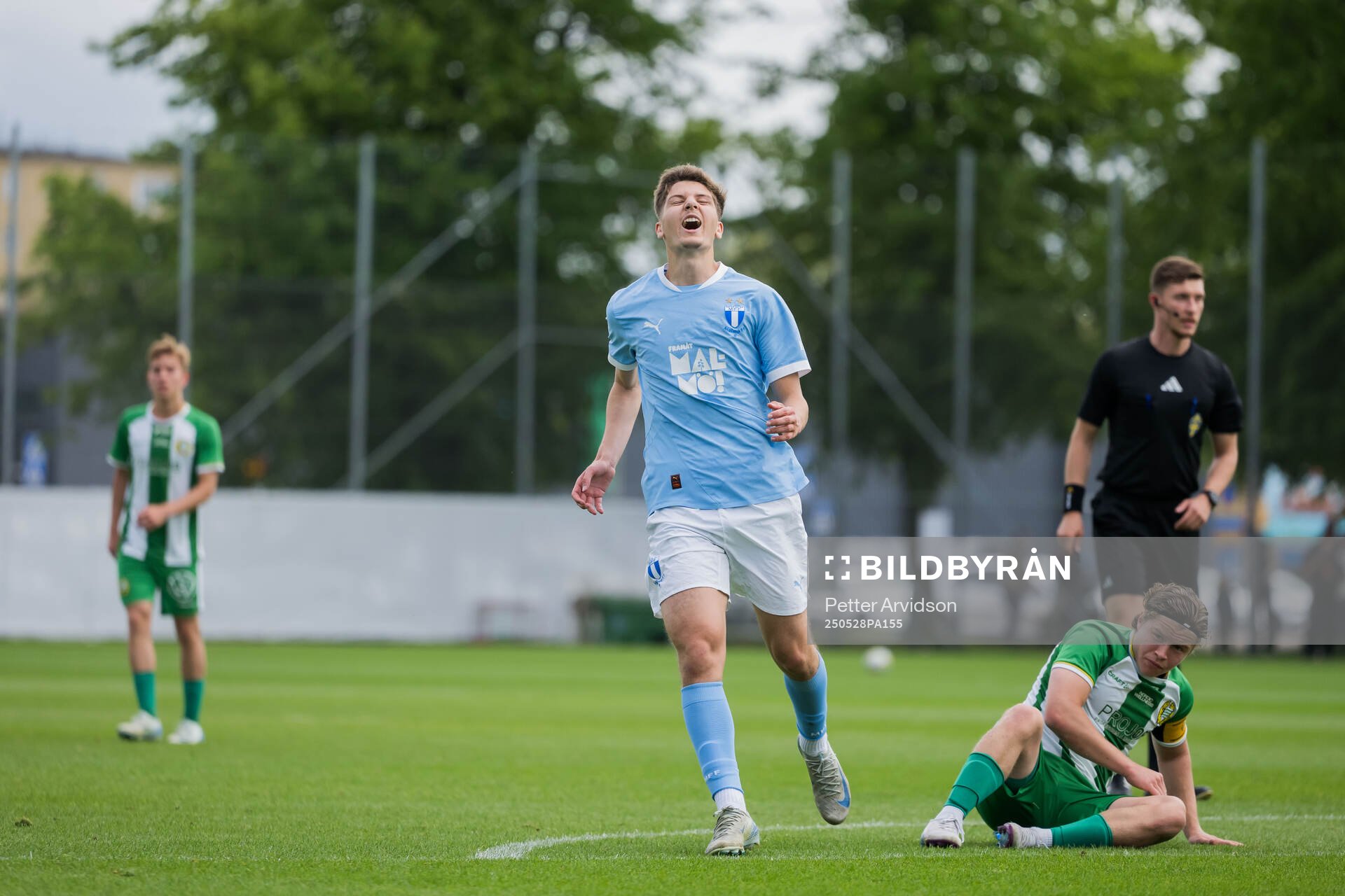 Malmö FFs Medjen Llumnica deppar under finalen i P19 Ligacupen mellan Malmö FF och Hammarby den 28 maj 2025 i Malmö. 