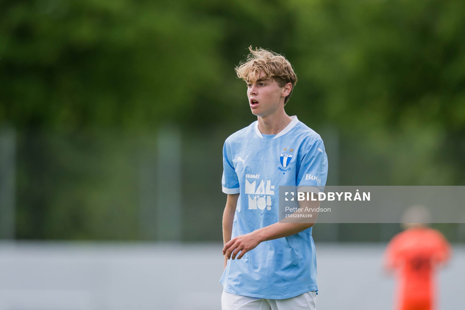 Malmö FFs Oskar Kronvall under finalen i P19 Ligacupen mellan Malmö FF och Hammarby den 28 maj 2025 i Malmö. 