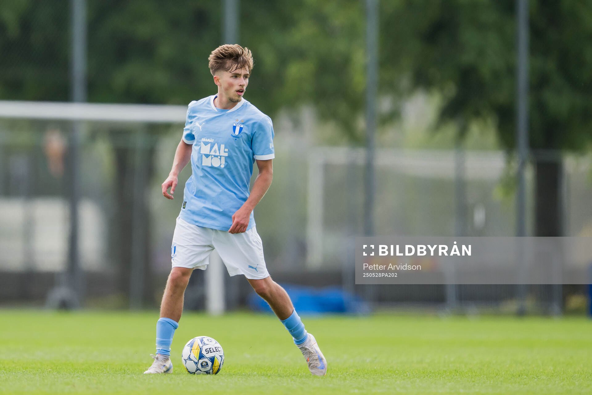 Malmö FFs Hugo Bäckstrand under finalen i P19 Ligacupen mellan Malmö FF och Hammarby den 28 maj 2025 i Malmö. 