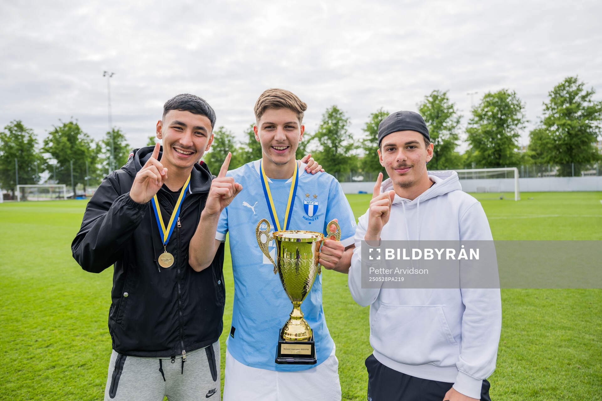 Malmö FFs Medjen Llumnica jublar efter finalen i P19 Ligacupen mellan Malmö FF och Hammarby den 28 maj 2025 i Malmö. 