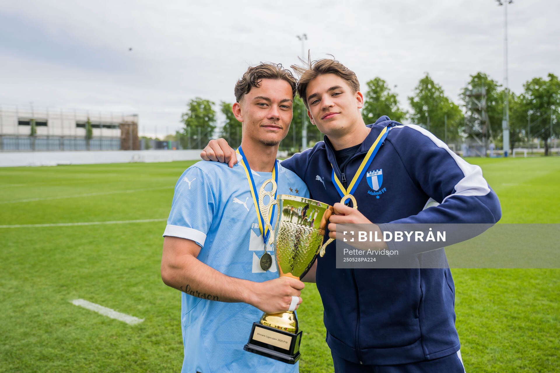 Malmö FFs Linus Larsen jublar efter finalen i P19 Ligacupen mellan Malmö FF och Hammarby den 28 maj 2025 i Malmö. 