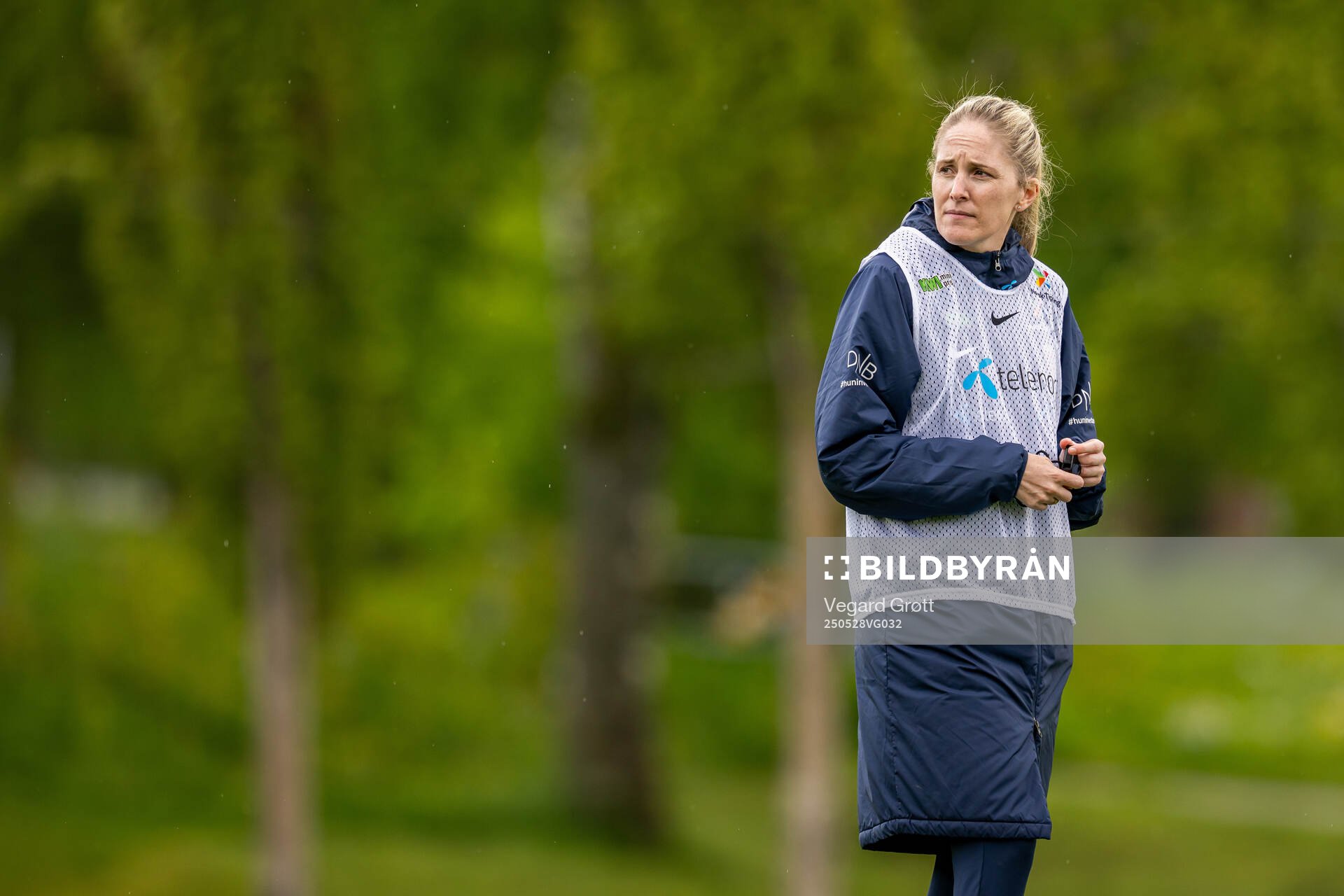 Gemma Grainger, head coach of the Norwegian women's national football team, during a training session on May 28, 2025 in Trondheim.