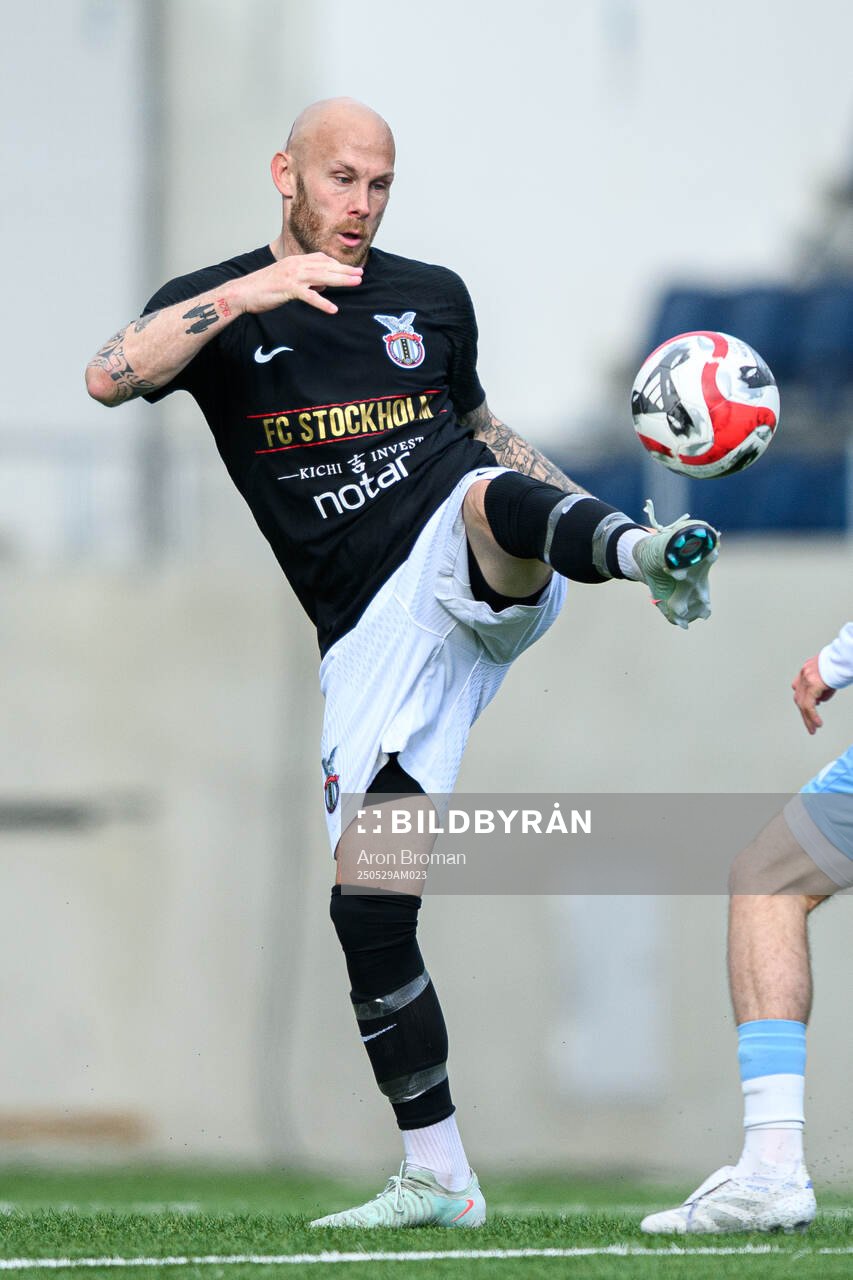 FC Stockholms Magnus Eriksson under fotbollsmatchen i Ettan norra mellan Gefle och FC Stockholm den 29 maj 2025 i Gävle. 