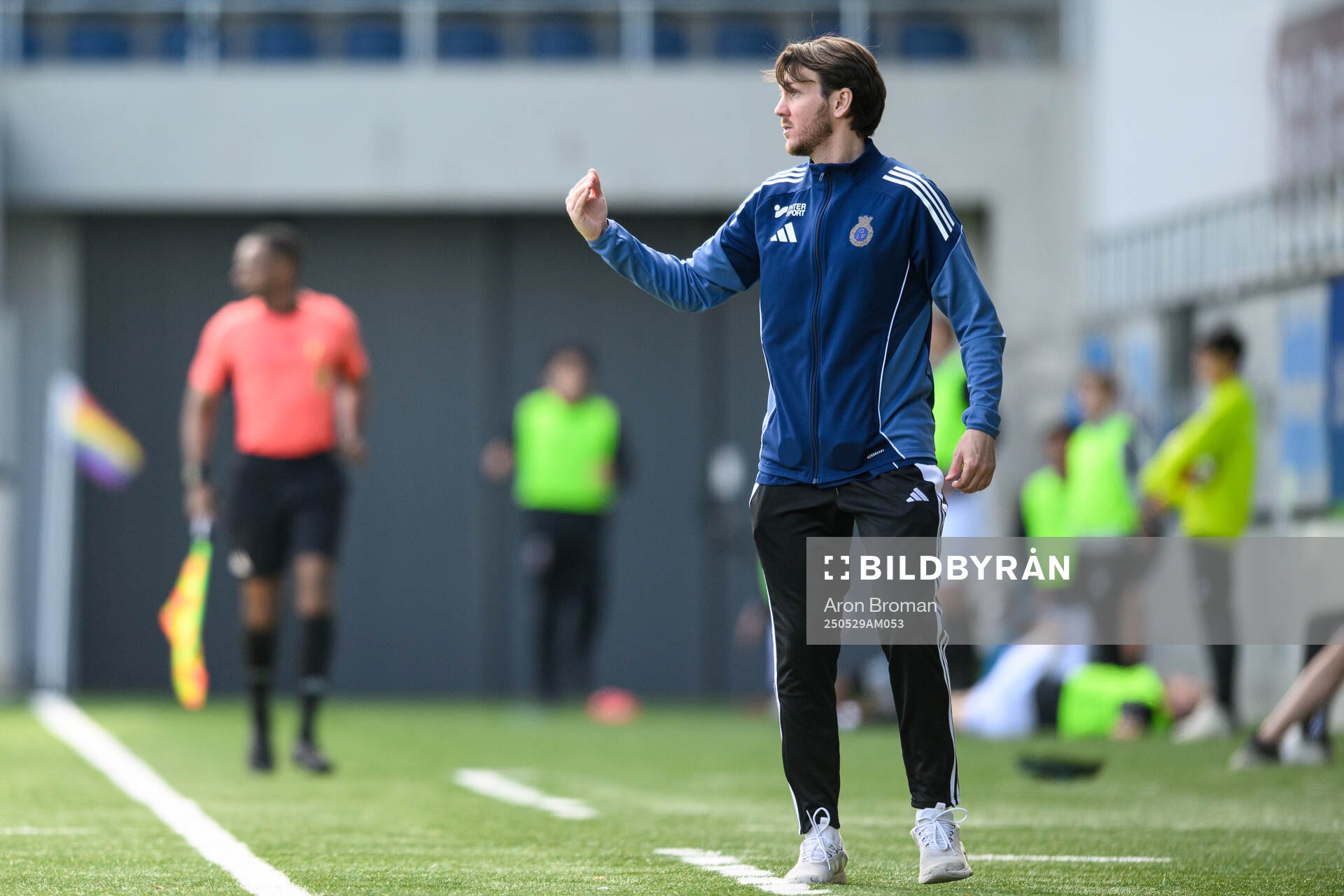 Gefles assisterande tränare Mattias Hall under fotbollsmatchen i Ettan norra mellan Gefle och FC Stockholm den 29 maj 2025 i Gävle. 