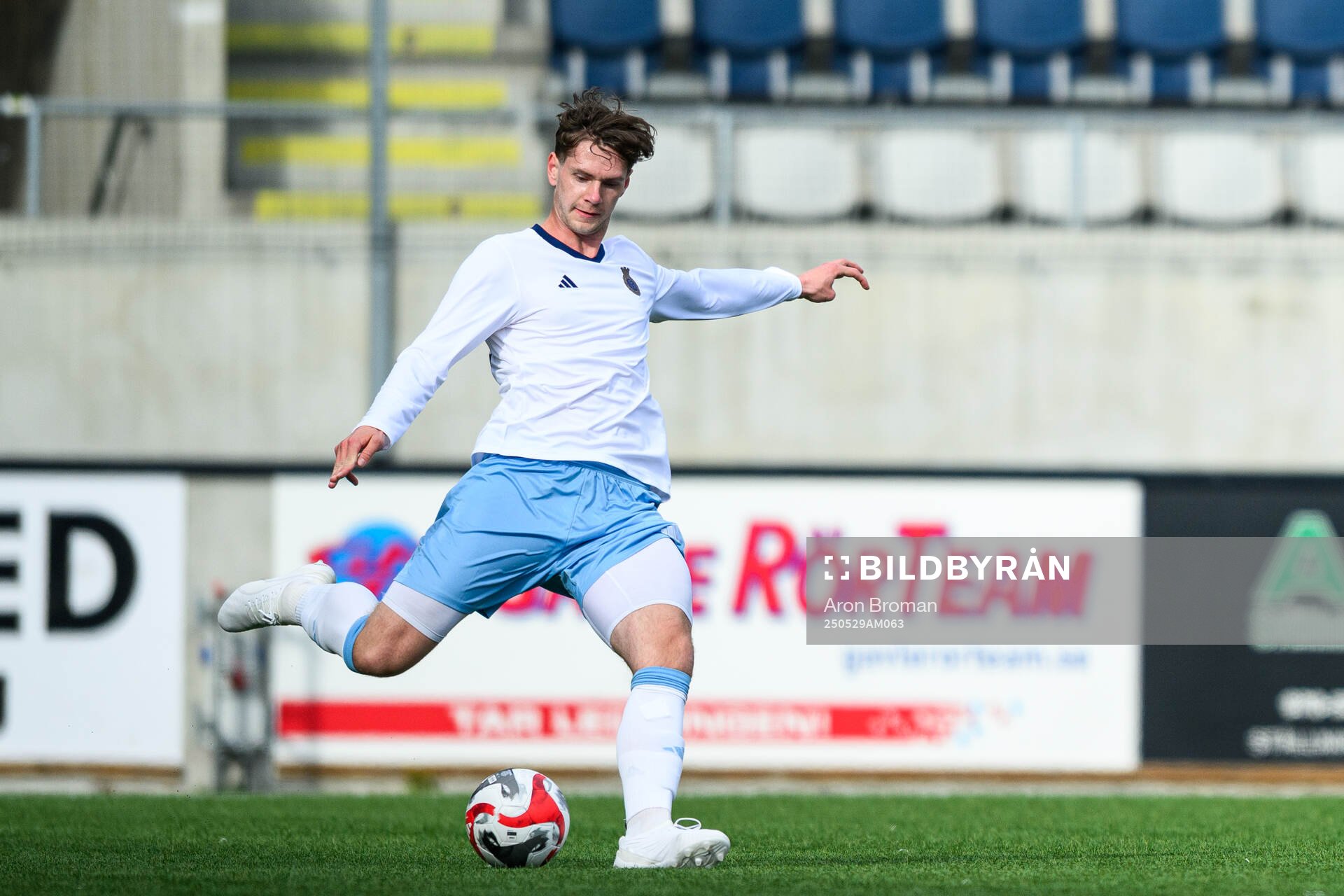 Gefles Philip Ekman under fotbollsmatchen i Ettan norra mellan Gefle och FC Stockholm den 29 maj 2025 i Gävle. 