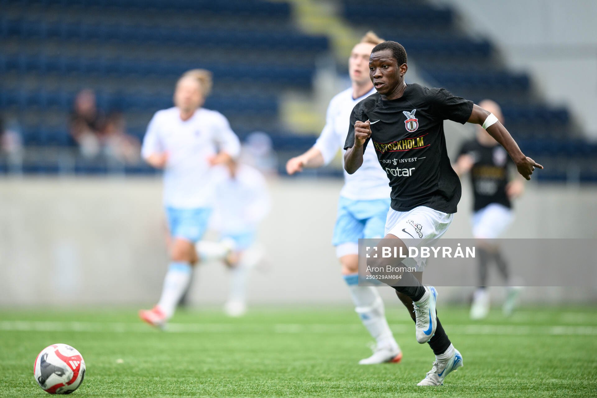 FC Stockholms Emmanuel Onotu under fotbollsmatchen i Ettan norra mellan Gefle och FC Stockholm den 29 maj 2025 i Gävle. 