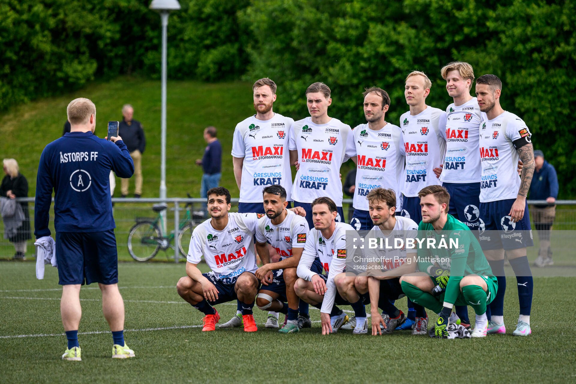 Åstorps startelva fotograferas inför fotbollsmatchen i Division 2 Västra Götaland mellan Åstorps FF och Astrio BK den 29 maj 2025 i Åstorp.