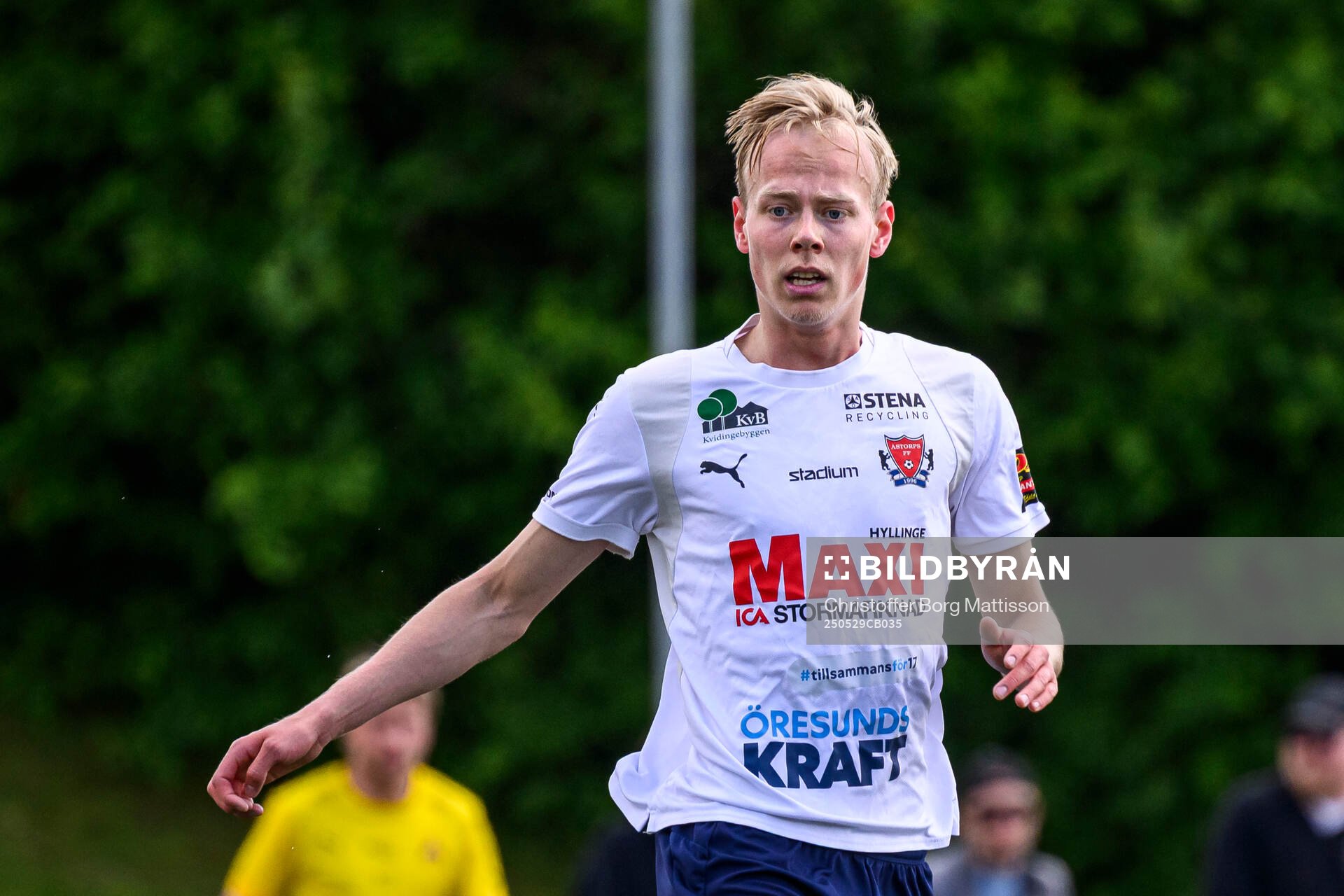 Åstorps Gustav Törnkvist under fotbollsmatchen i Division 2 Västra Götaland mellan Åstorps FF och Astrio BK den 29 maj 2025 i Åstorp. 