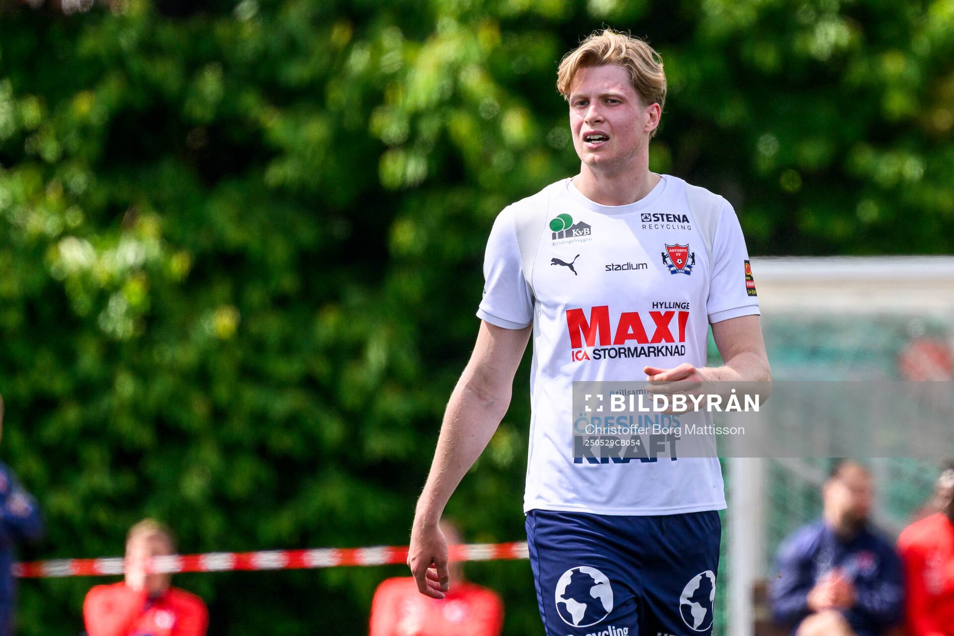 Åstorps Adam Butolen under fotbollsmatchen i Division 2 Västra Götaland mellan Åstorps FF och Astrio BK den 29 maj 2025 i Åstorp. 