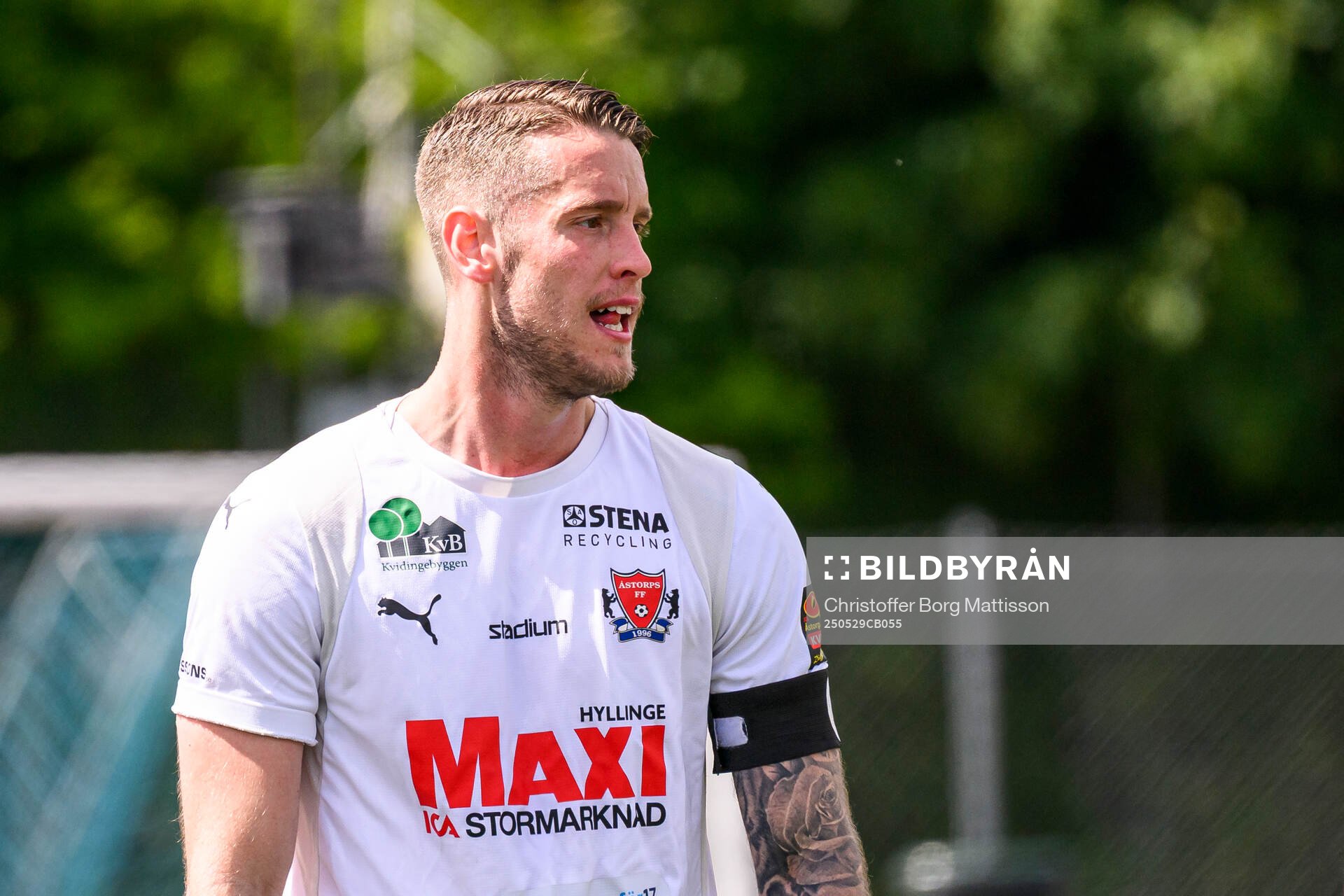 Åstorps Jonathan Roos under fotbollsmatchen i Division 2 Västra Götaland mellan Åstorps FF och Astrio BK den 29 maj 2025 i Åstorp. 